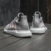 Adidas swift run hotsell grey two icey pink