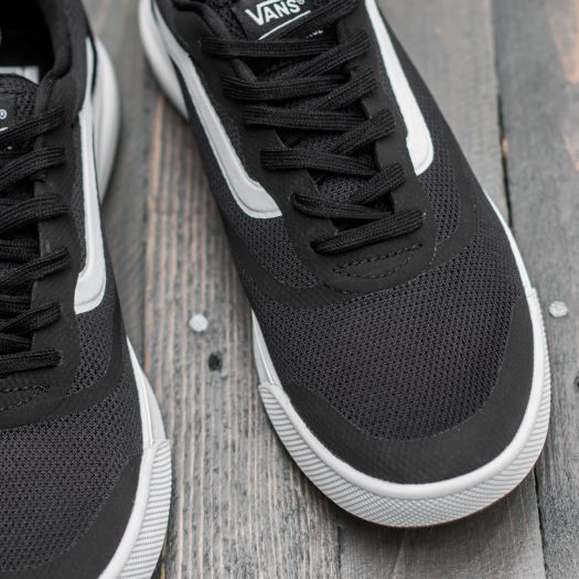 Vans ultrarange rapidweld hotsell black and white