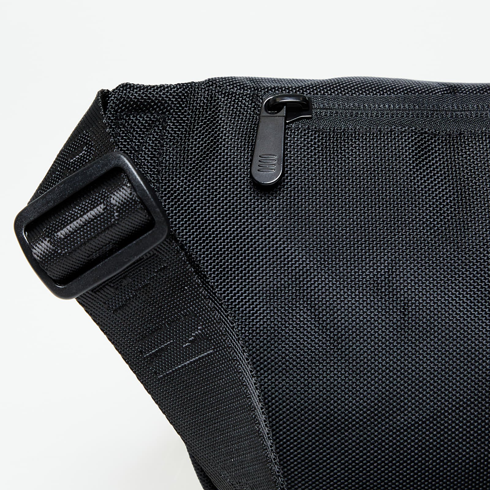 Nerki Jordan Rise Cross Body Bag Black