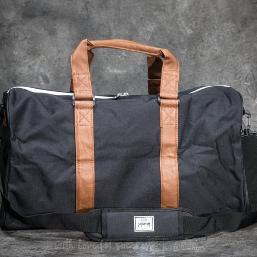 Herschel ravine on sale duffle bag