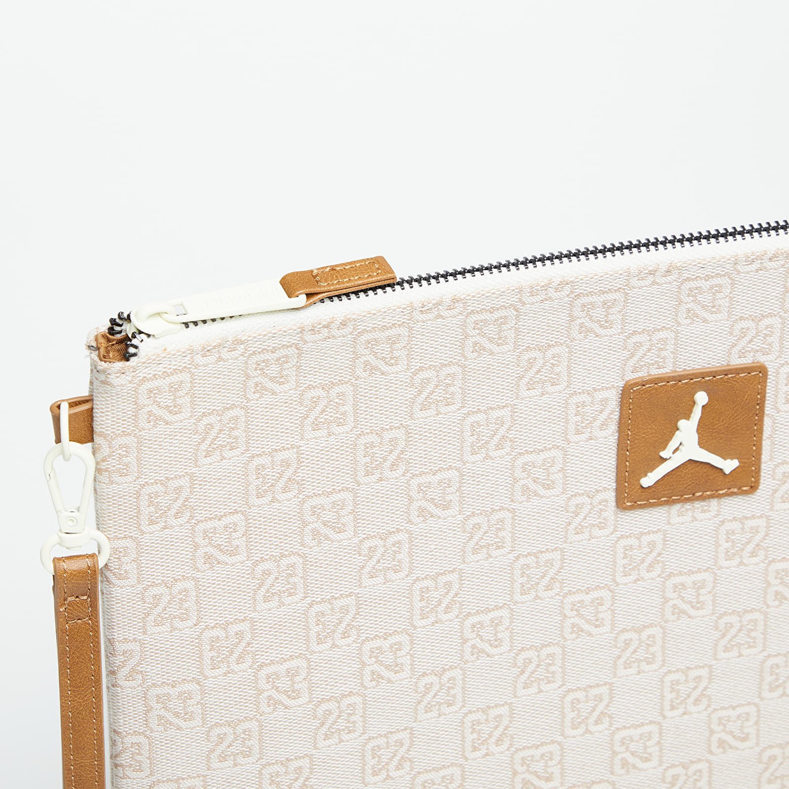Male torbe Jordan Monogram Pouch Coconut Milk