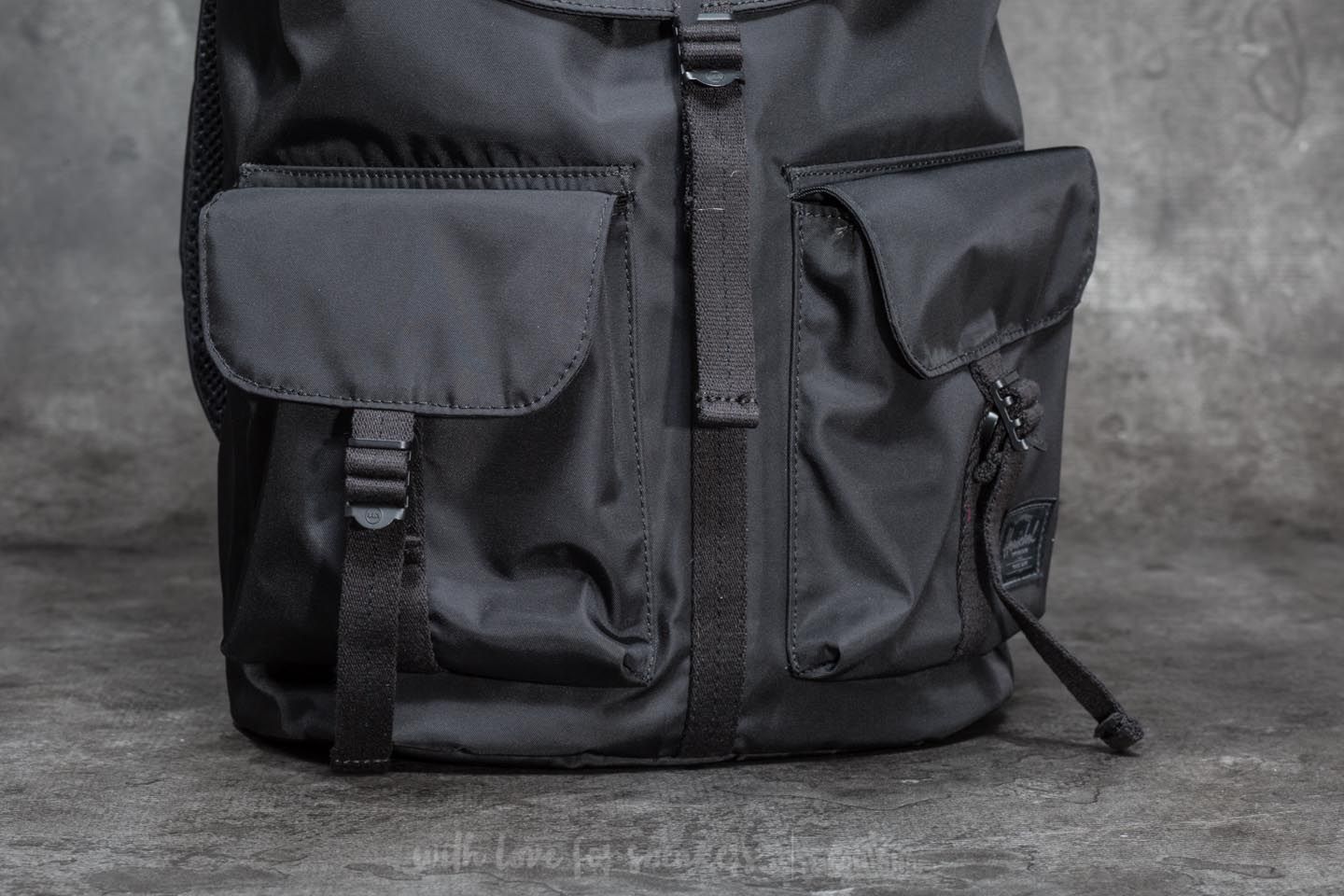 Herschel dawson noir on sale