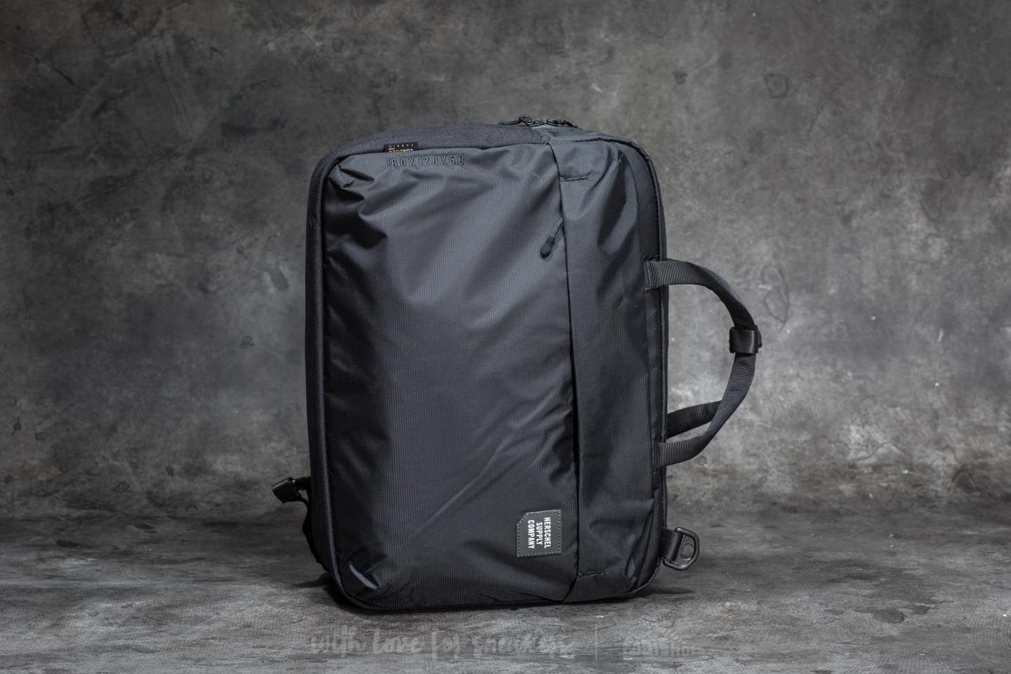 Herschel britannia 2025 messenger bag