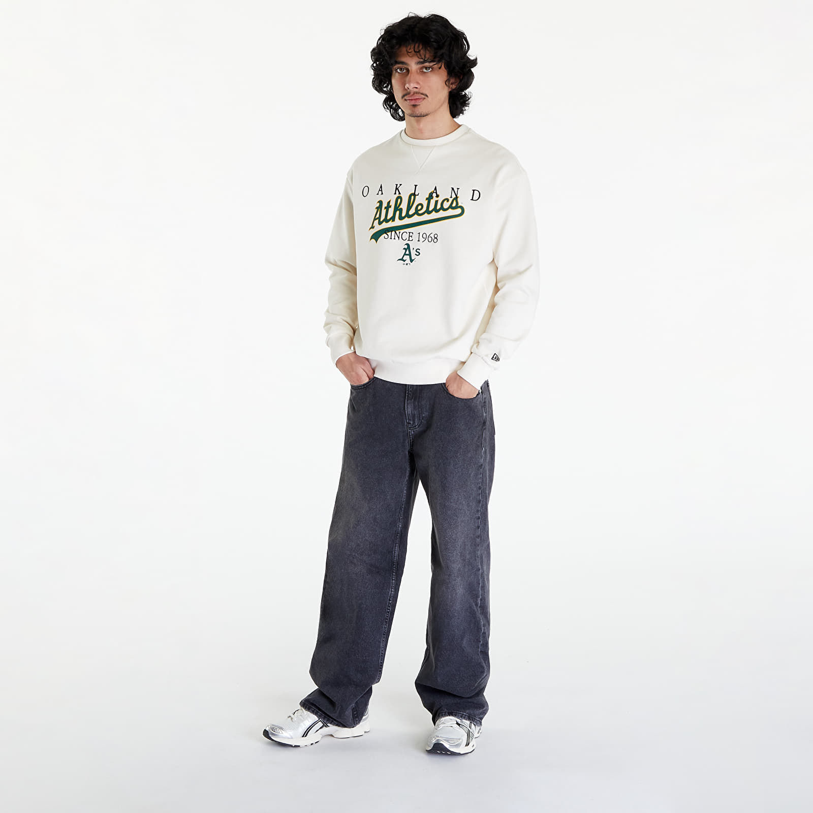 Hupparit ja collegepaidat New Era Oakland Athletics MLB Lifestyle Crew Neck Sweatshirt UNISEX Off White/ Dark Green