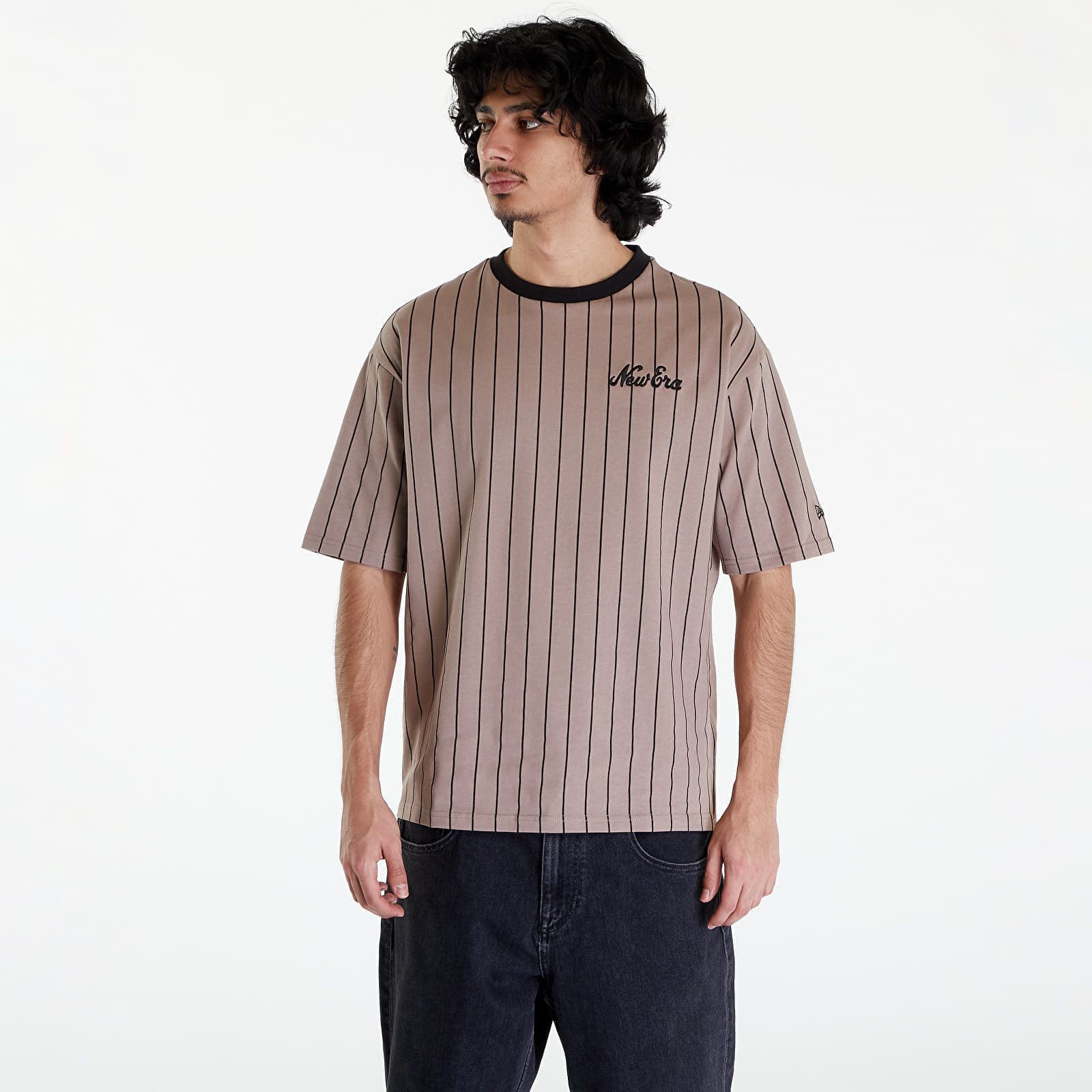 Levně New Era Pinstripe Oversized T-Shirt UNISEX Ash Brown/ Black