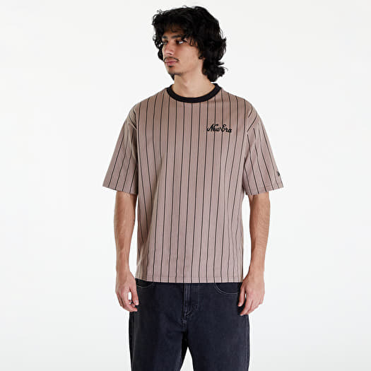Camiseta New Era Pinstripe Oversized T-Shirt UNISEX Ash Brown/ Black