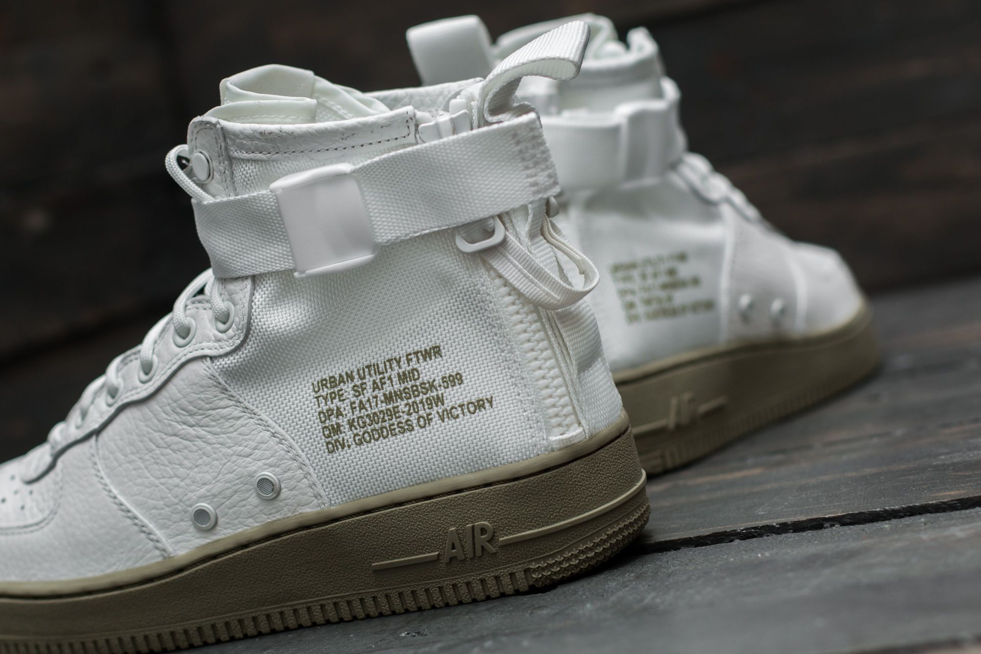 Nike sf air force top 1 mid olive ivory