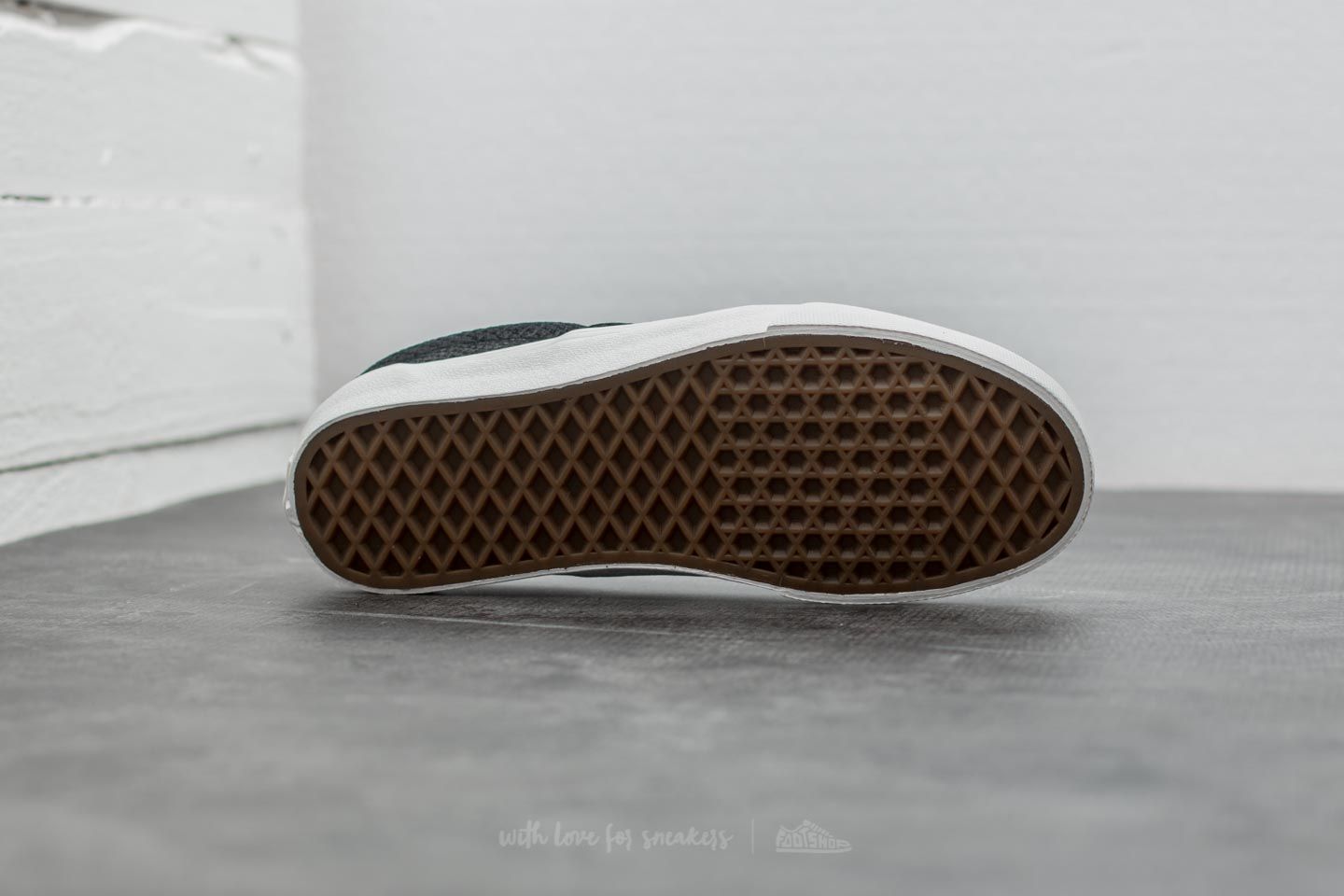 Dámske topánky a tenisky Vans Classic Slip-On (Snake) Black/ Blanc