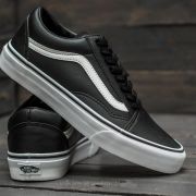 Vans classic tumble on sale old skool white black