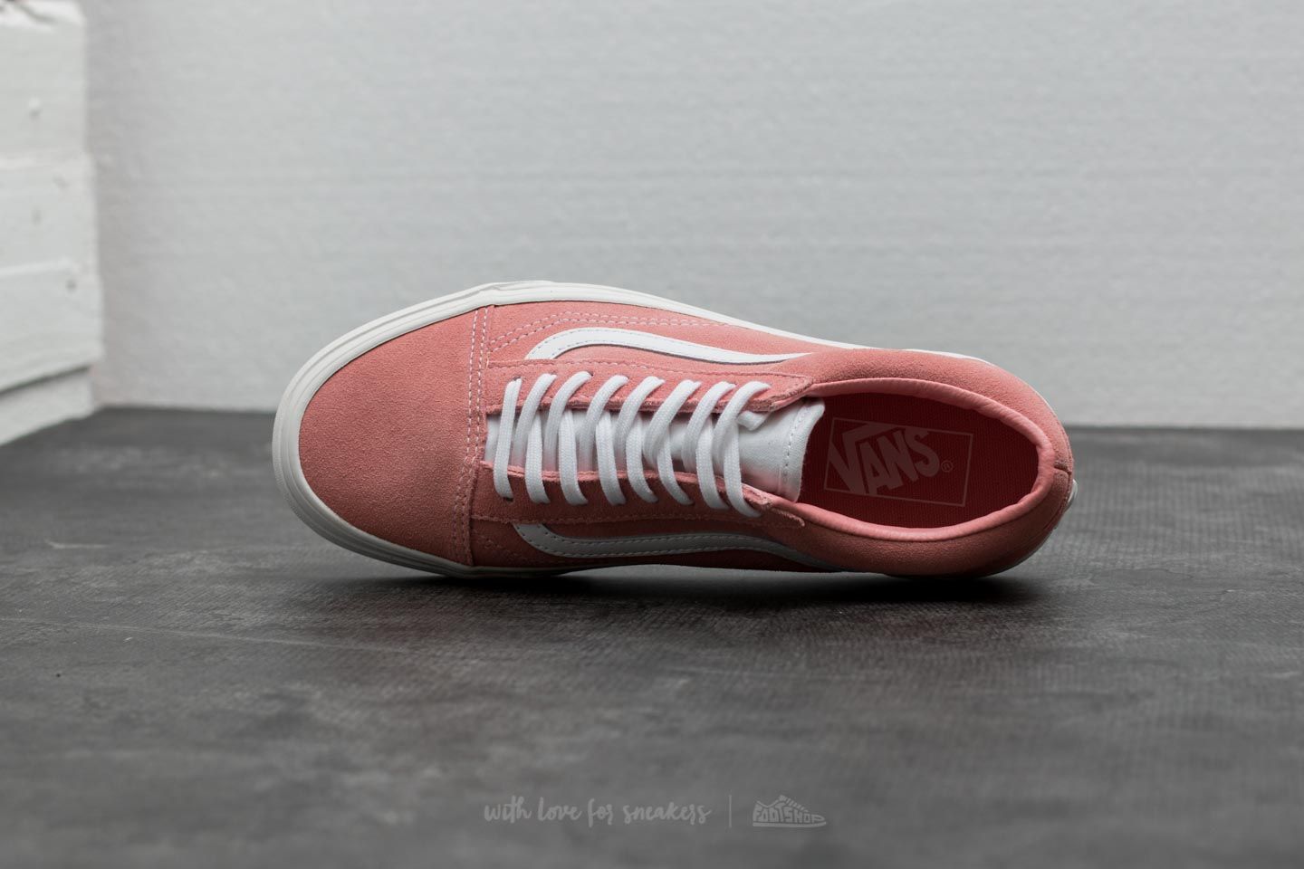 Vans old hotsell skool pink retro