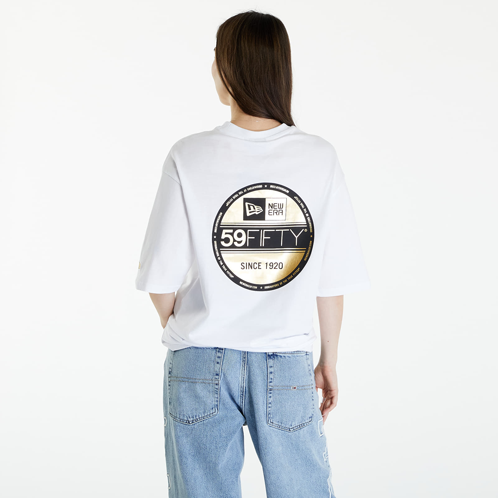 T-paidat New Era Sticker OS Tee UNISEX White/ Metallic Gold