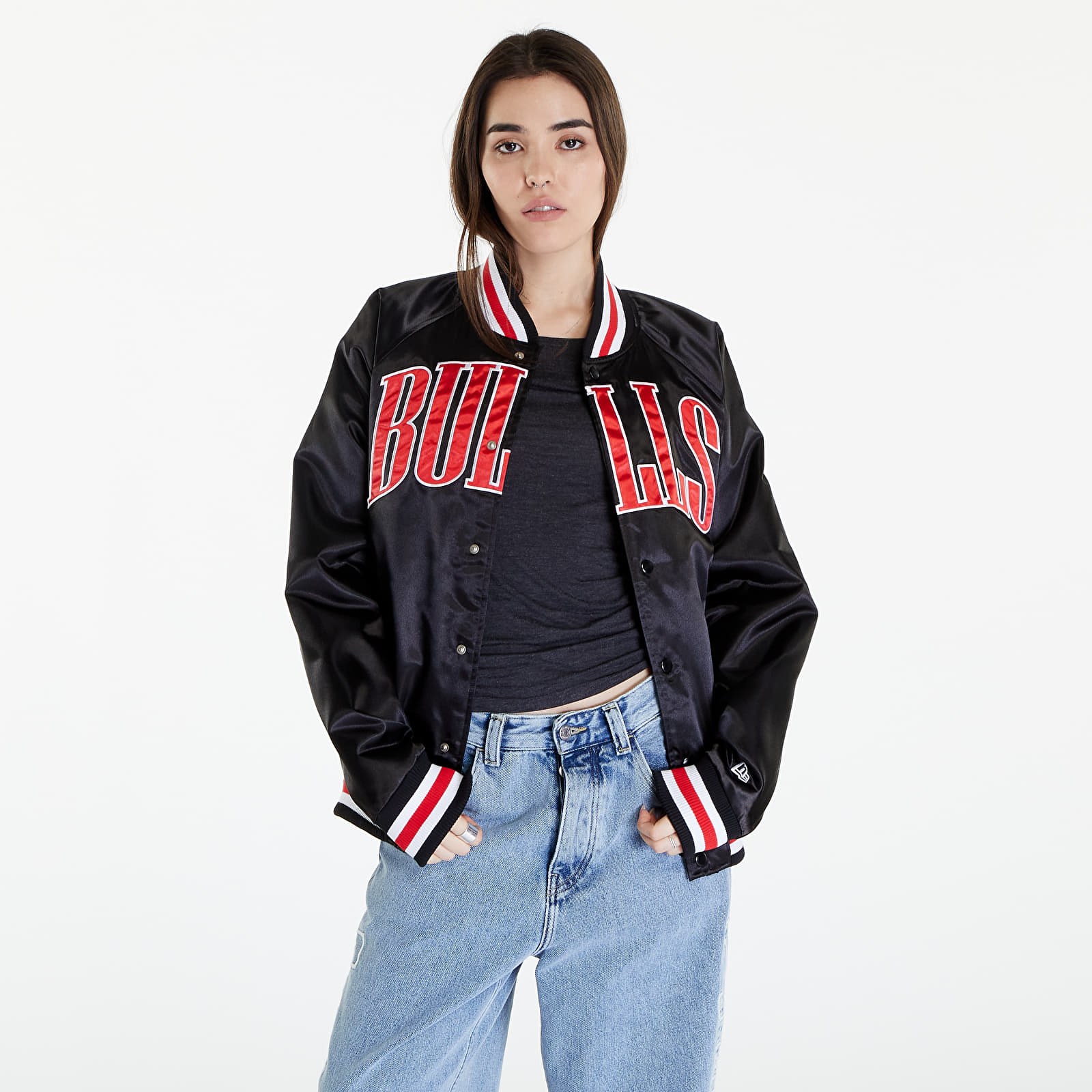 Bombery New Era Chicago Bulls NBA Applique Satin Bomber Jacket UNISEX Black/ Front Door Red