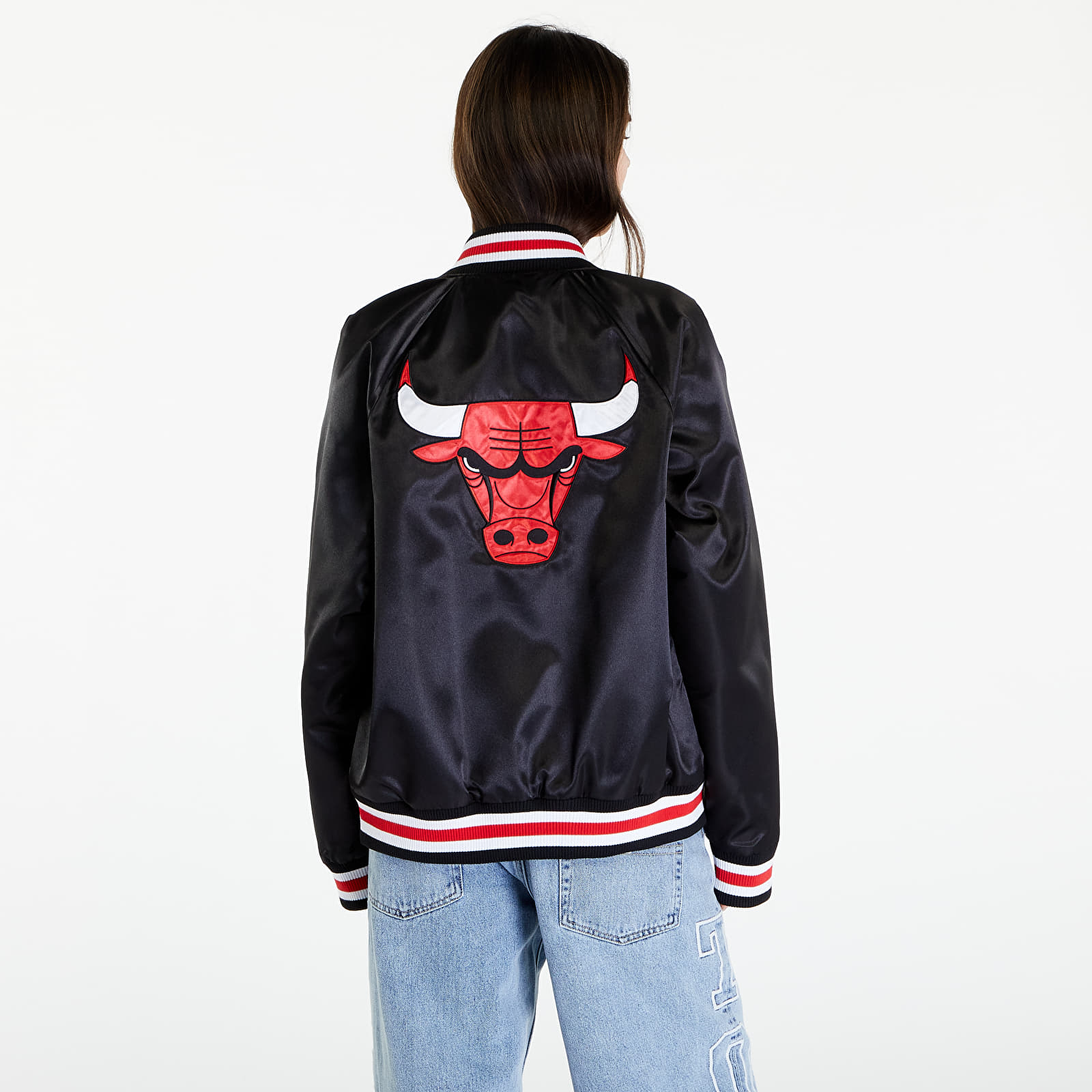 Bombery New Era Chicago Bulls NBA Applique Satin Bomber Jacket UNISEX Black/ Front Door Red