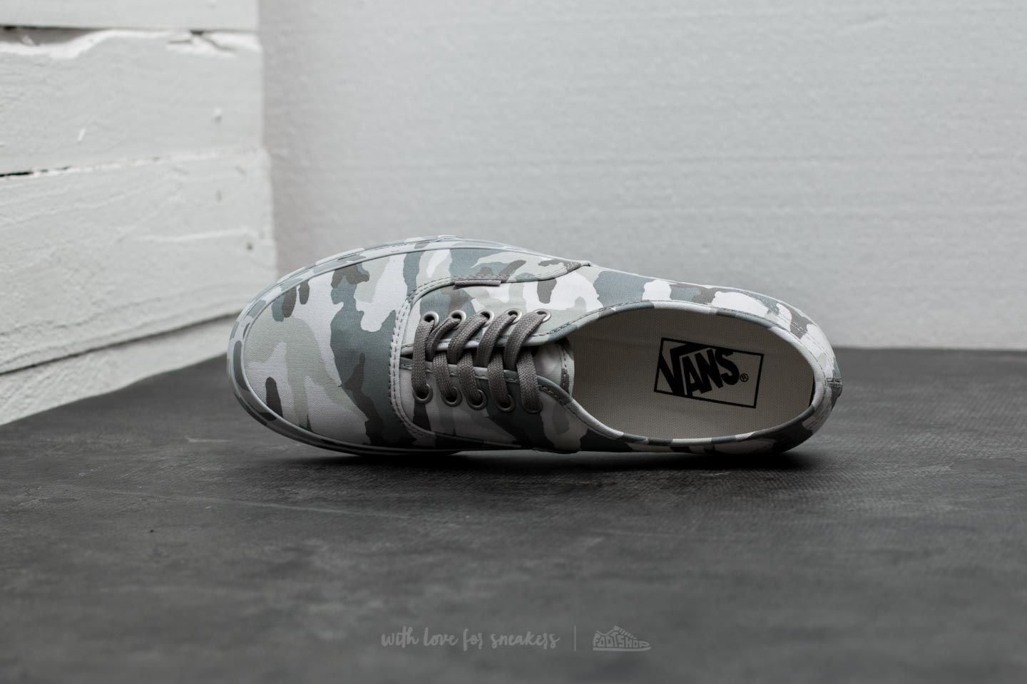 Vans authentic camo mono best sale skate shoe
