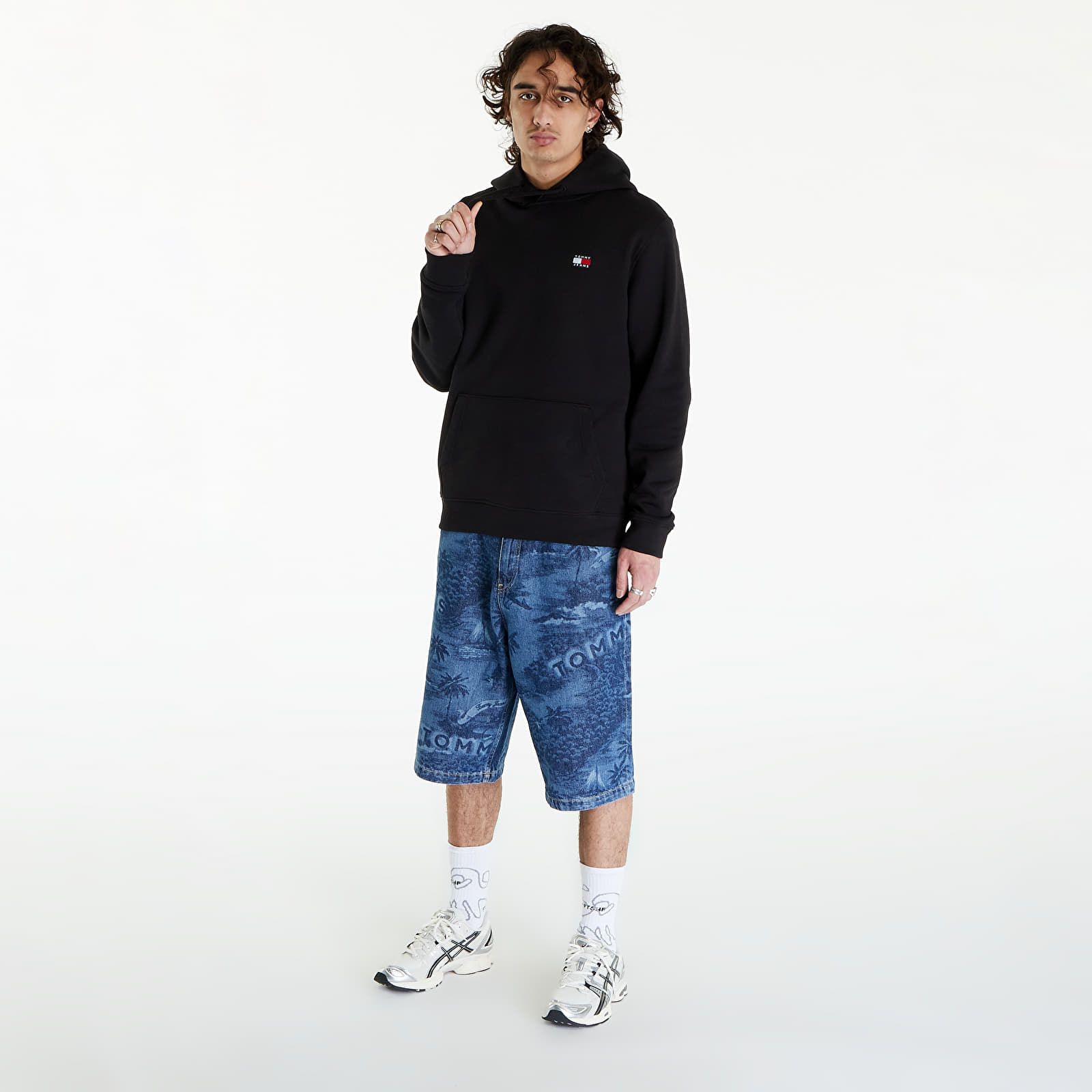 Pánske mikiny Tommy Jeans Reg Badge Hoodie Black