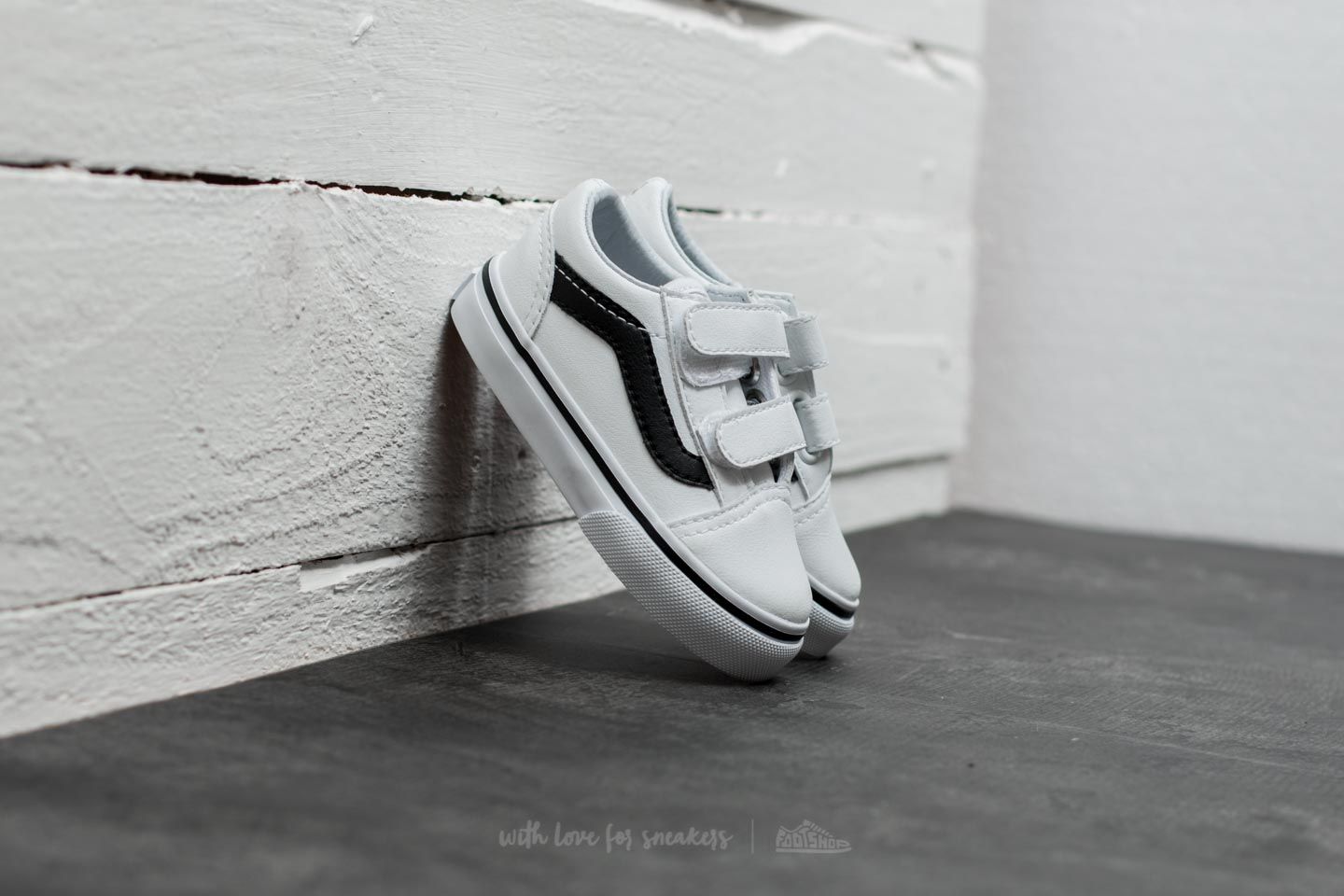 Gyerek sneakerek and cipők Vans Old Skool V (Classic Tumble) True White/ Black