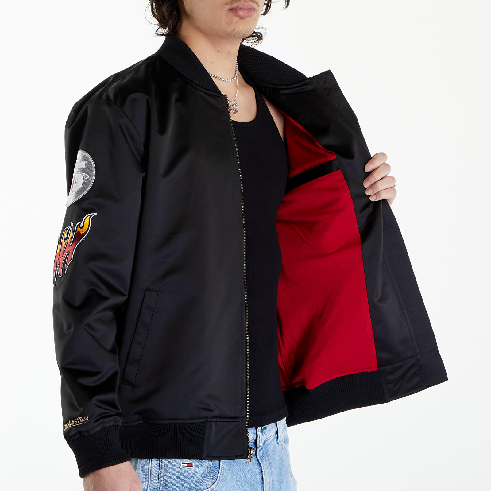 Bundy Mitchell & Ness NBA Lightweight Satin Bomber Vintage Logo Heat Black