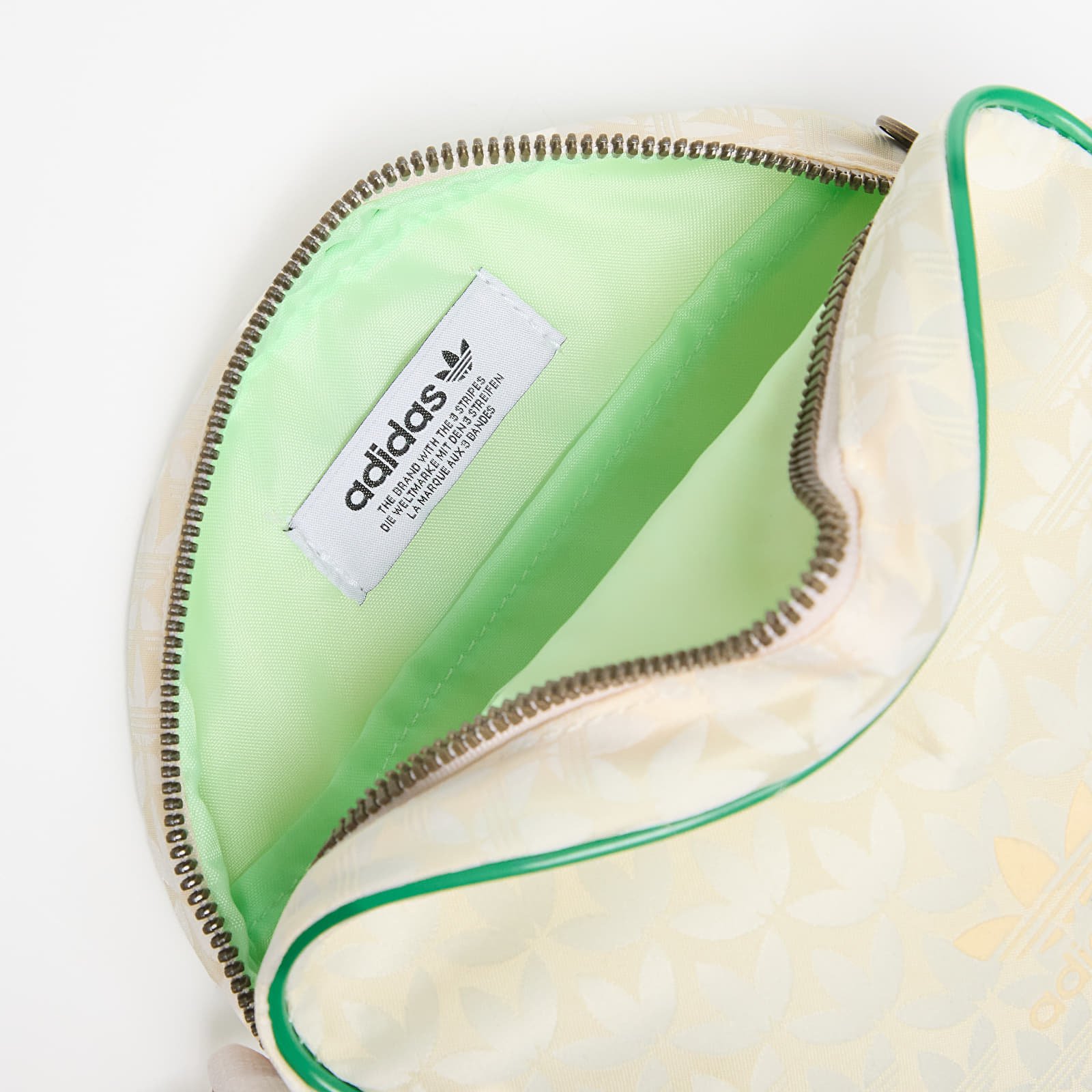 Tašky cez rameno adidas Round Bag Core White/ Putmau/ Green