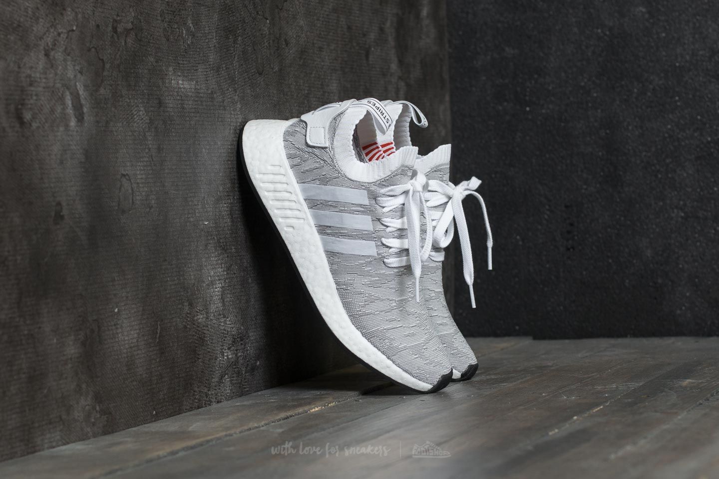 Herren Sneaker und Schuhe adidas NMD_R2 Primeknit Footwear White/ Core Black