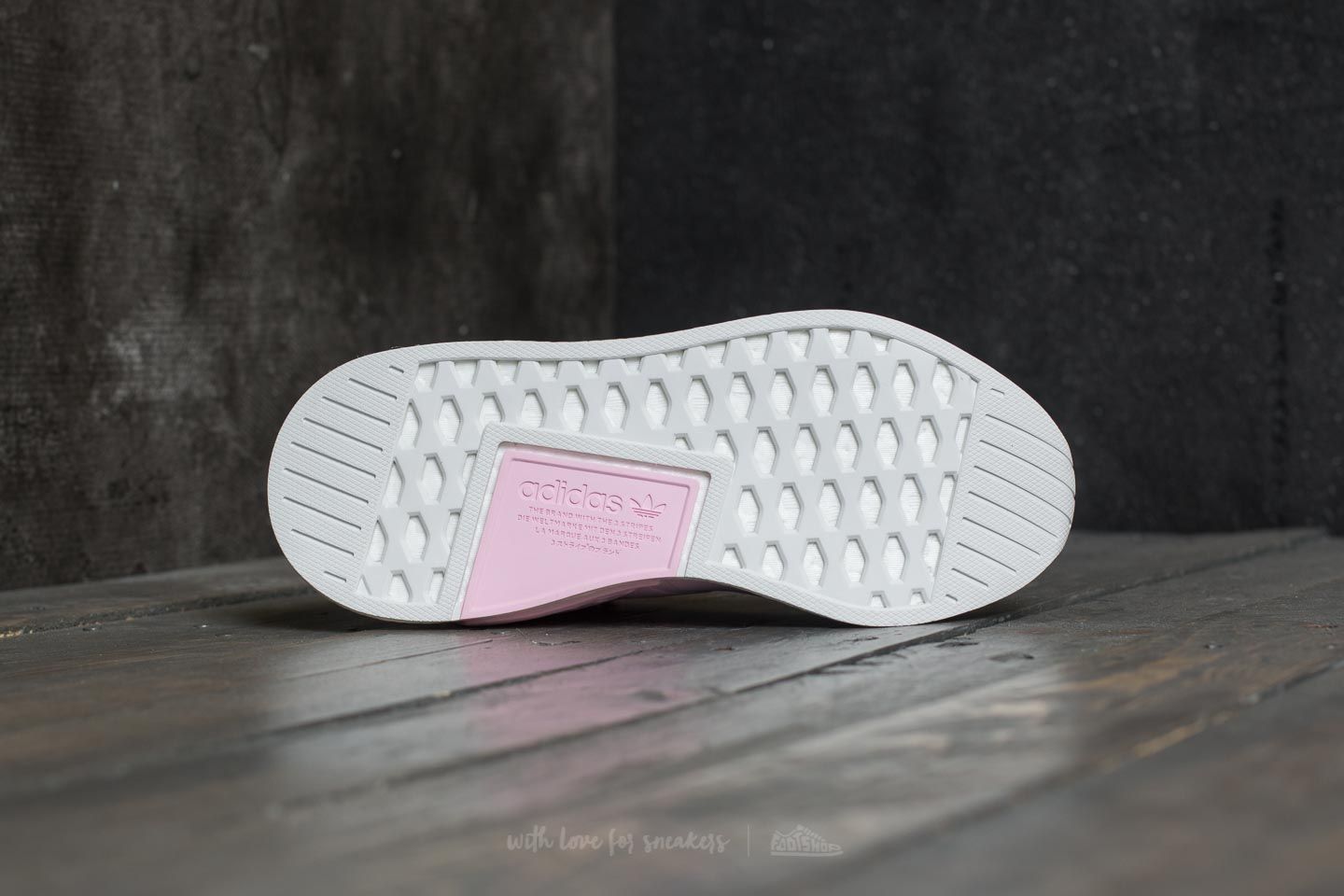 Naisten kengät adidas NMD_R2 W Wonder Pink/ Wonder Pink/ Core Black
