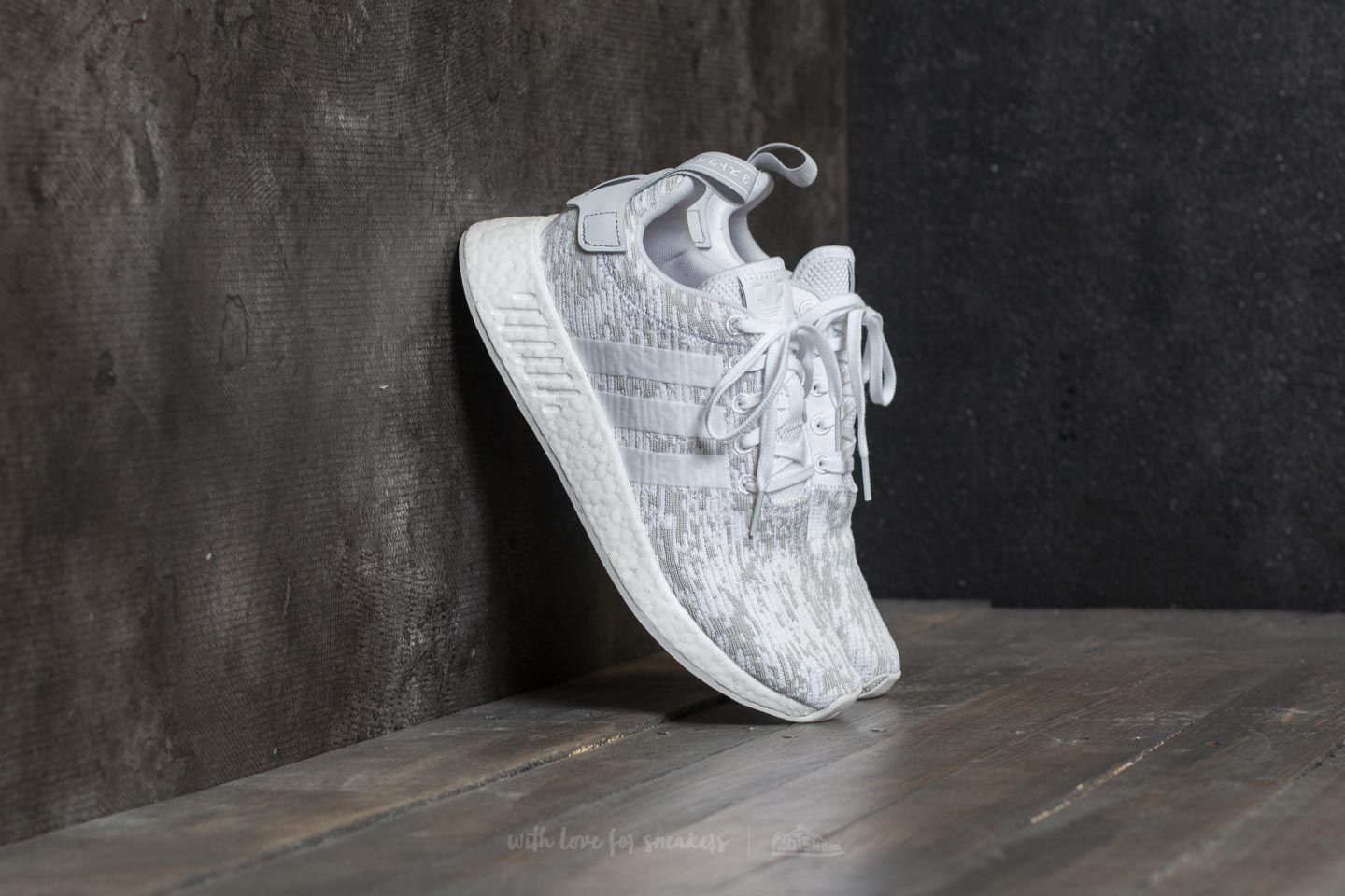 Adidas nmd_r2 shoes online