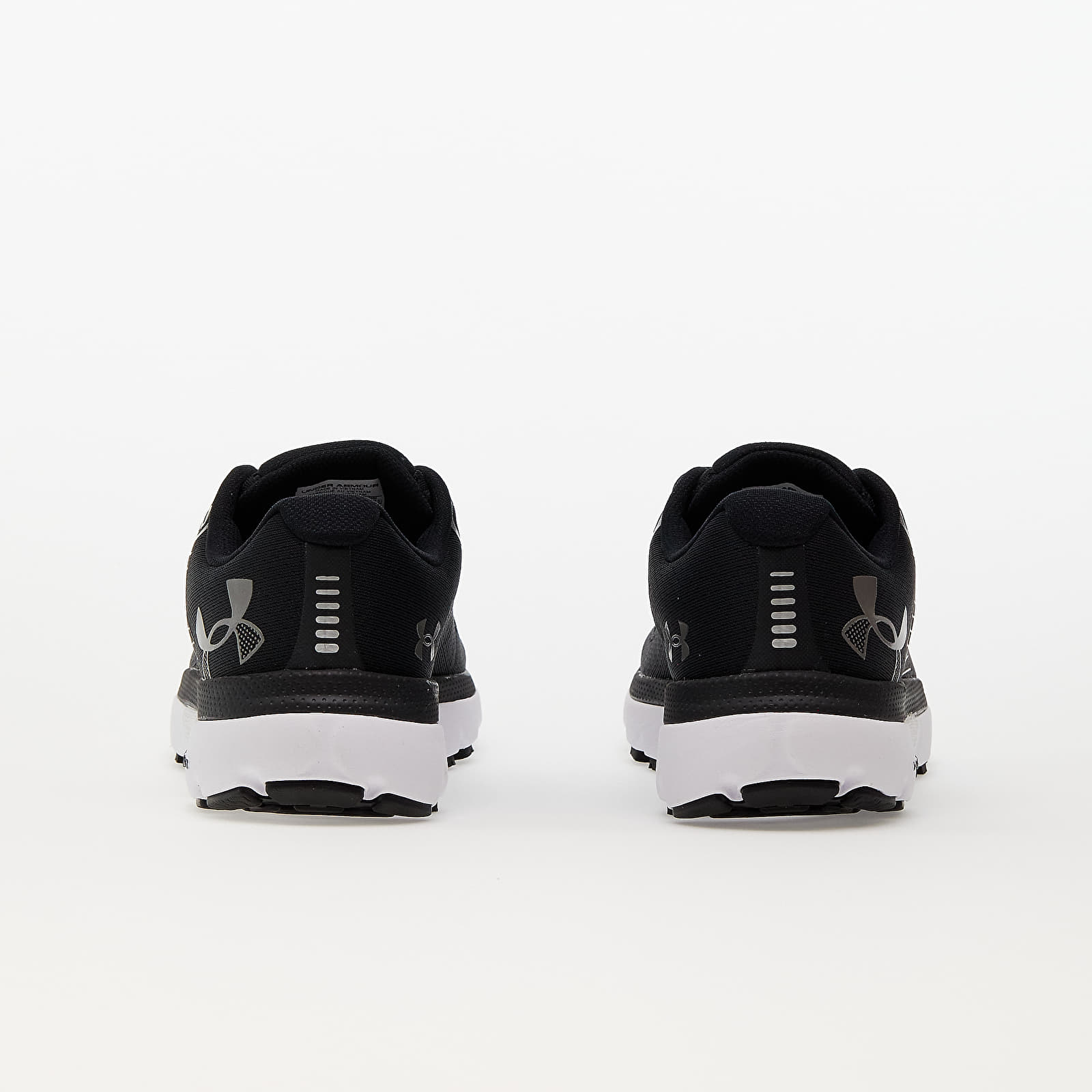 Männer Under Armour HOVR Infinite 4 Black/ White/ Metallic Gun Metal