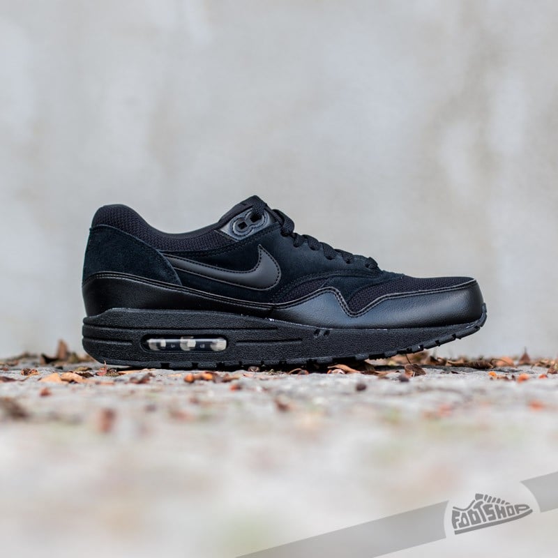 Low tops Nike Air Max 1 Essential Black Black Footshop