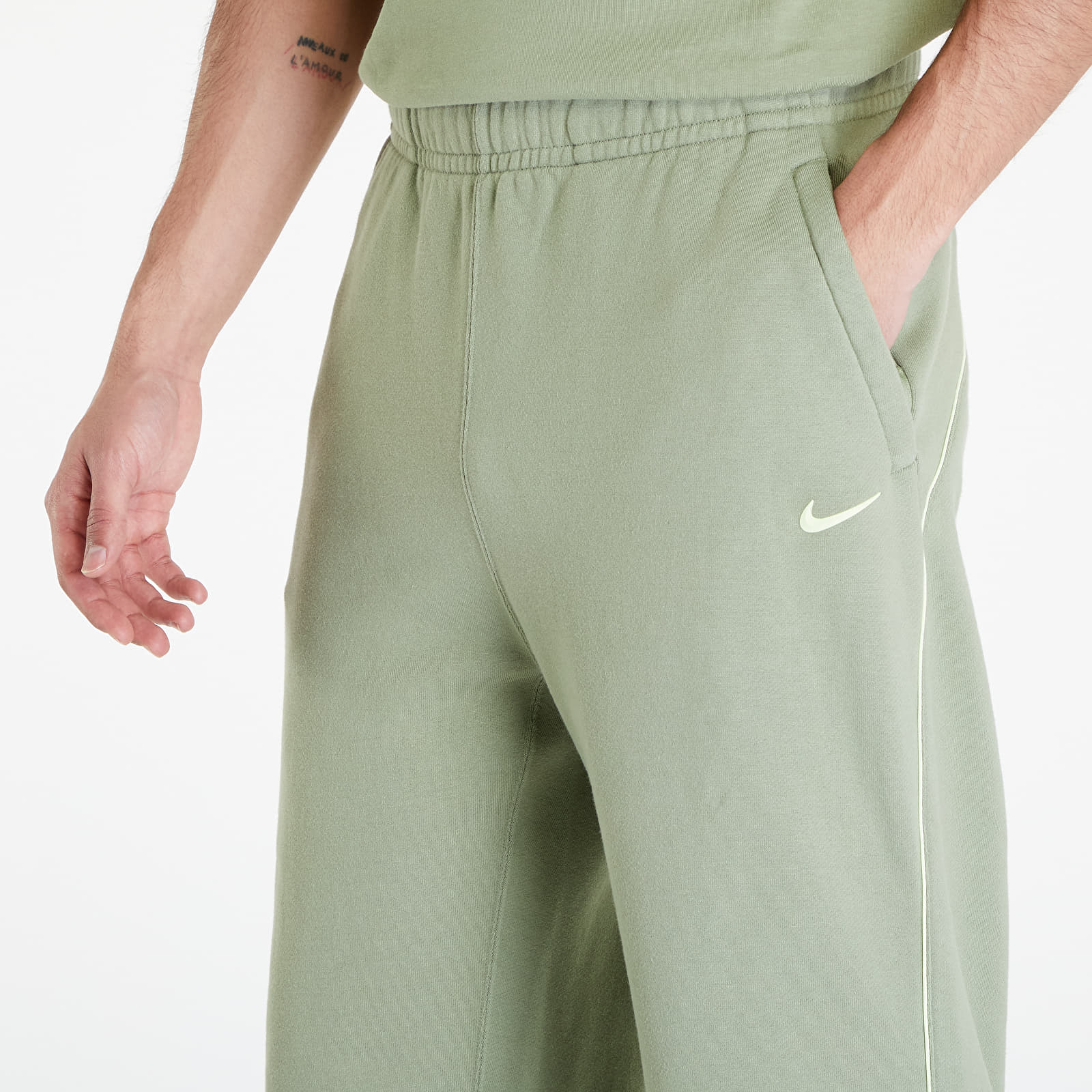 Spodnie dresowe Nike x NOCTA Men's Open-Hem Fleece Pants Oil Green/ Lt Liquid Lime