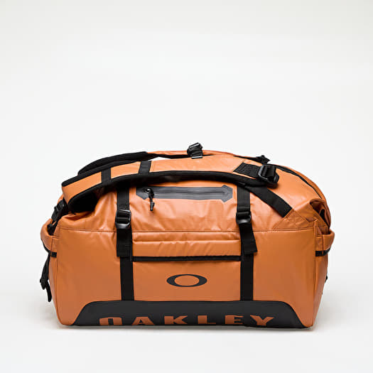 Oakley street 2024 duffle bag