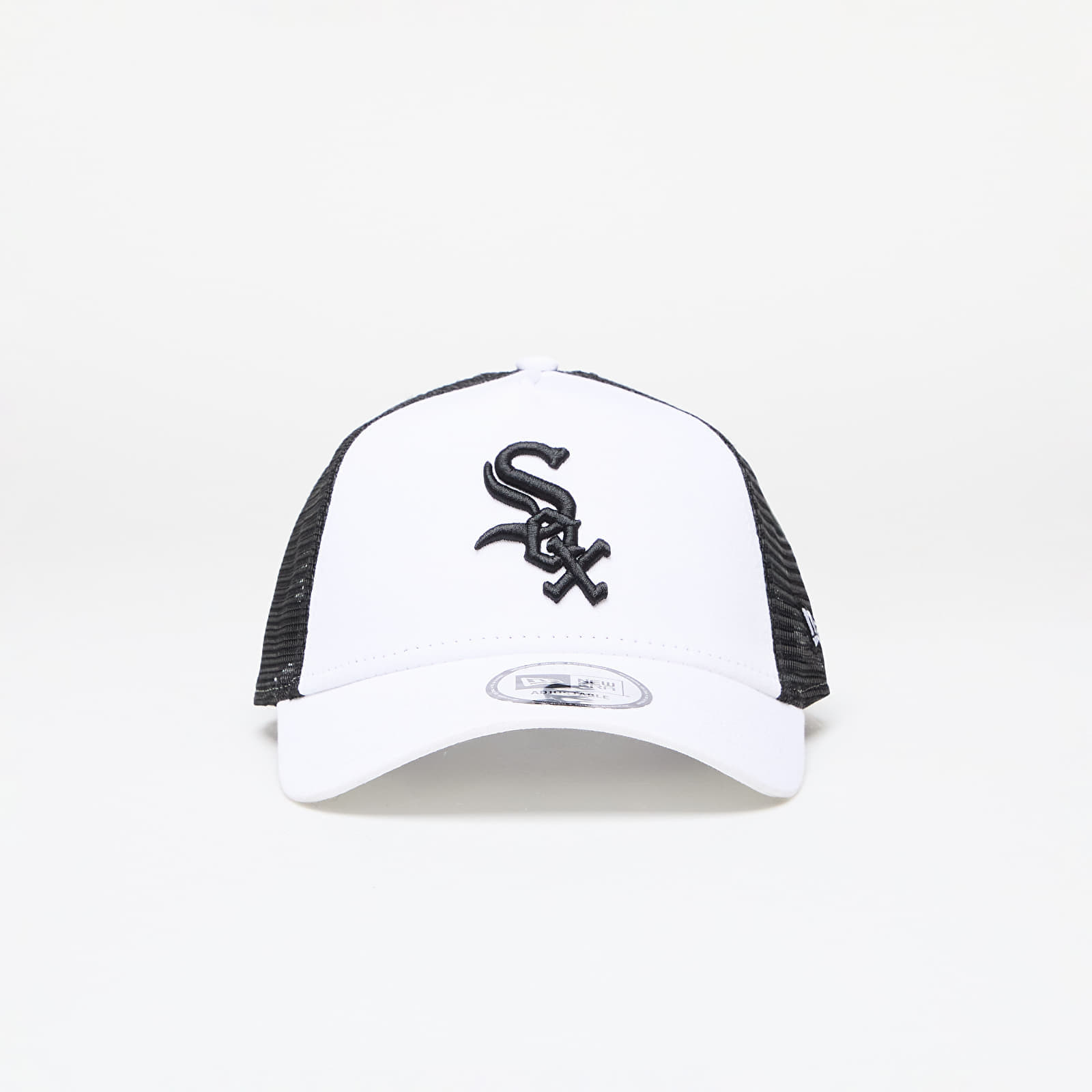Шапки New Era Chicago White Sox League Essential White Trucker Cap White/ Black