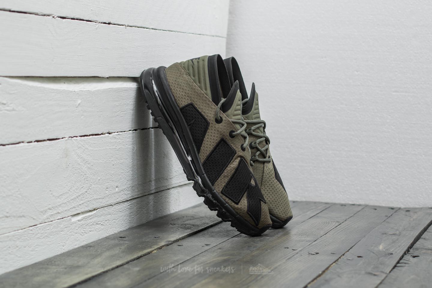 Férfi cipők Nike Air Max Flair Medium Olive/ Black-Wolf Grey