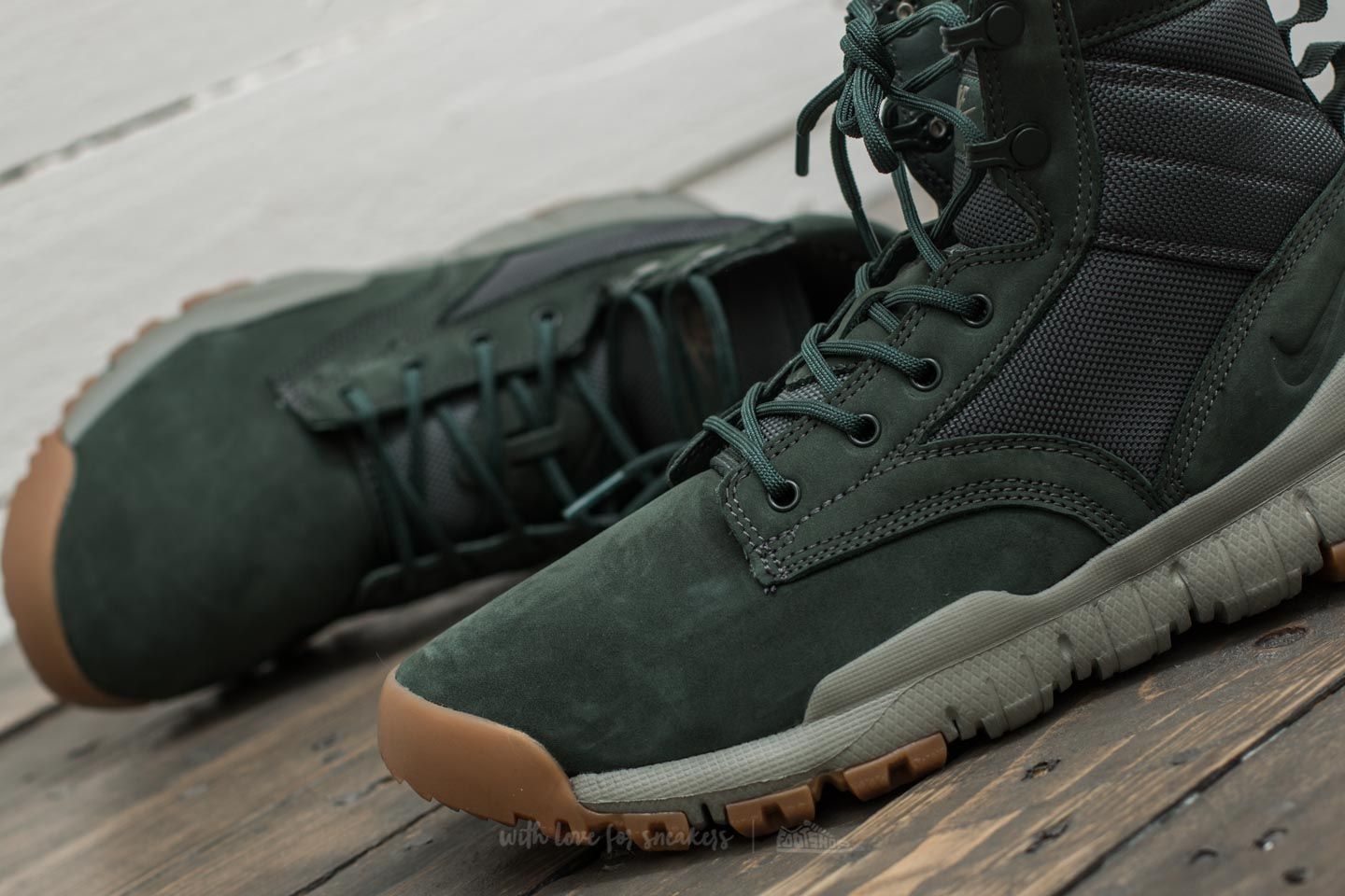 nike sfb boots green