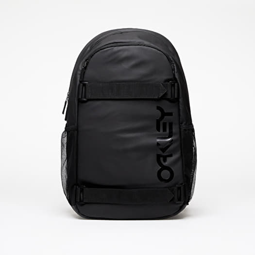 Oakley skate backpack clearance
