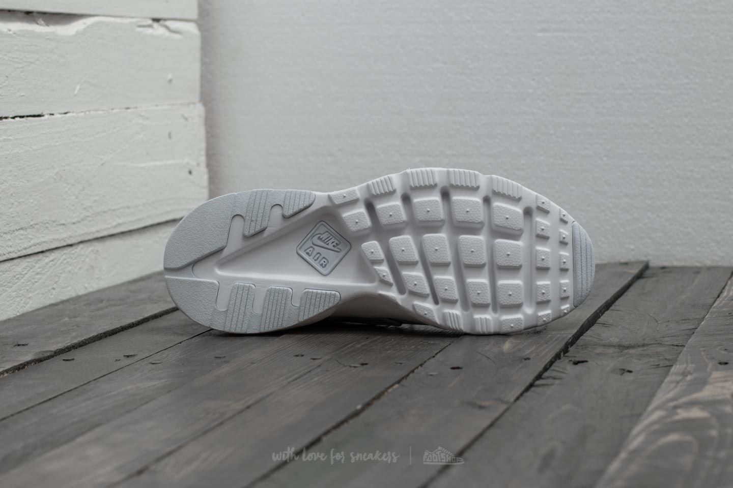 Nike air huarache run ultra wolf grey/pale grey-white top