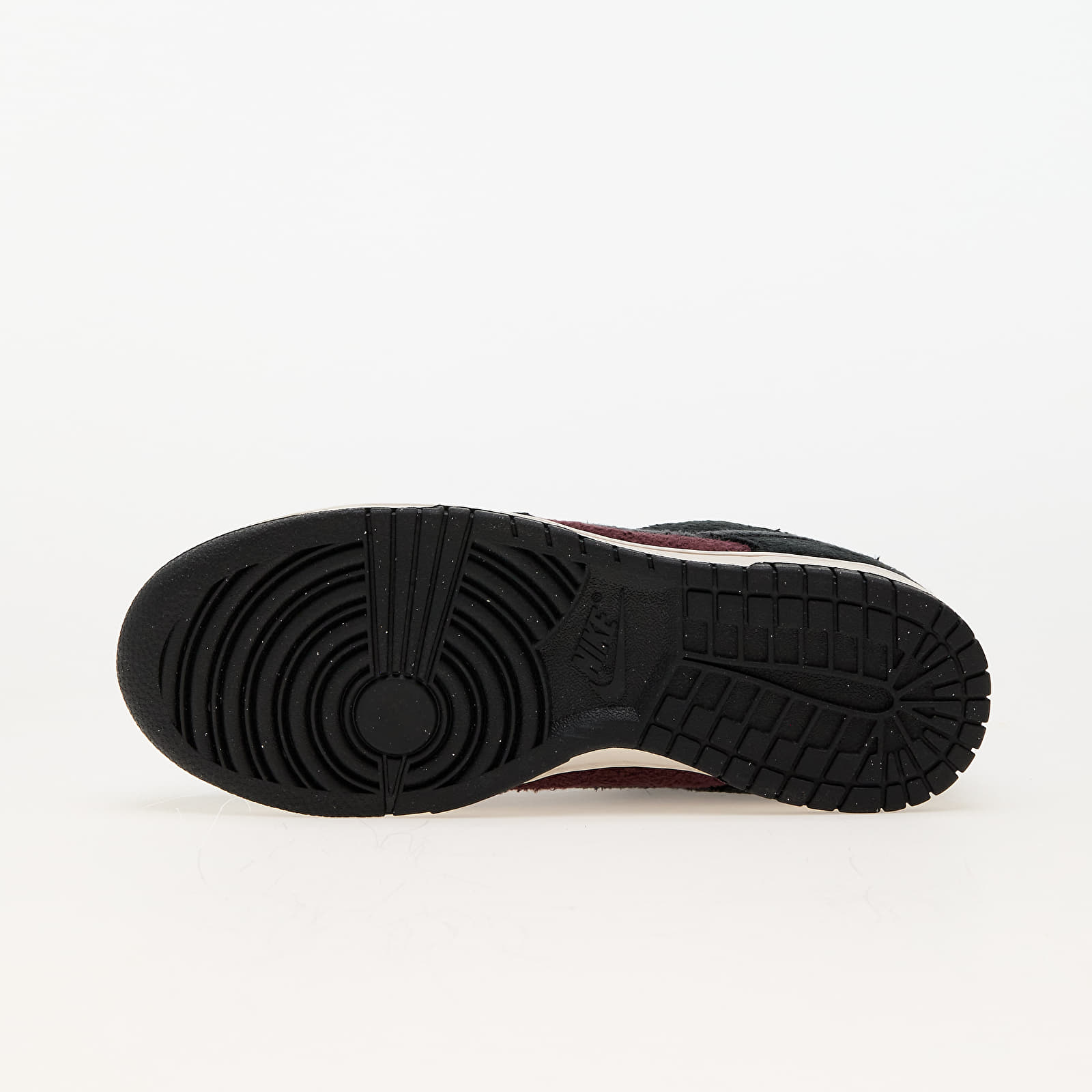 Γυναικεία παπούτσια Nike W Dunk Low SE Burgundy Crush/ Dk Smoke Grey-Black-White