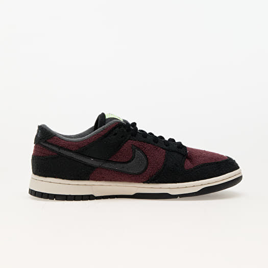 Women's shoes Nike W Dunk Low SE Burgundy Crush/ Dk Smoke Grey