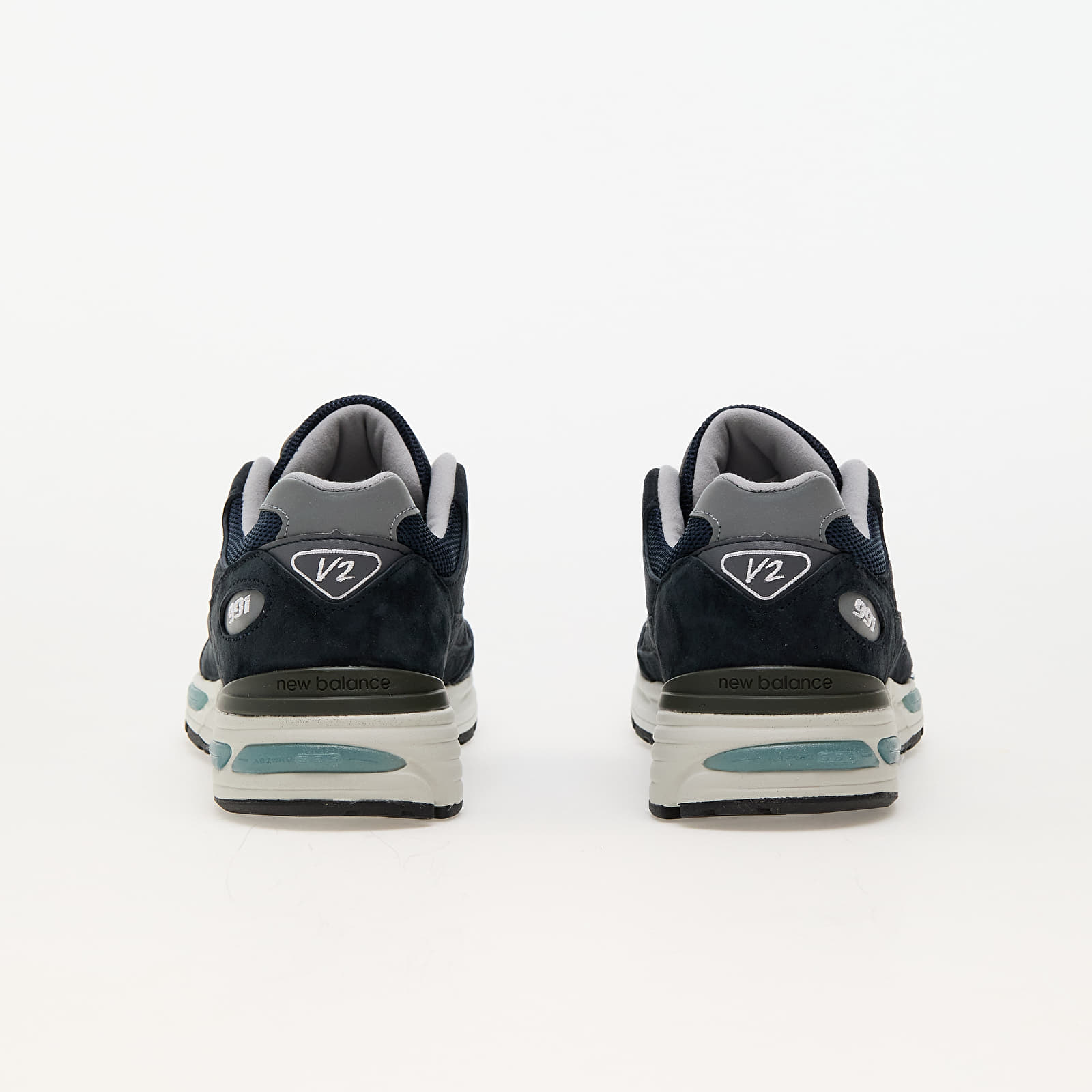 Men s shoes New Balance 991 Dark Navy Smoked Pearl Silver Footshop
