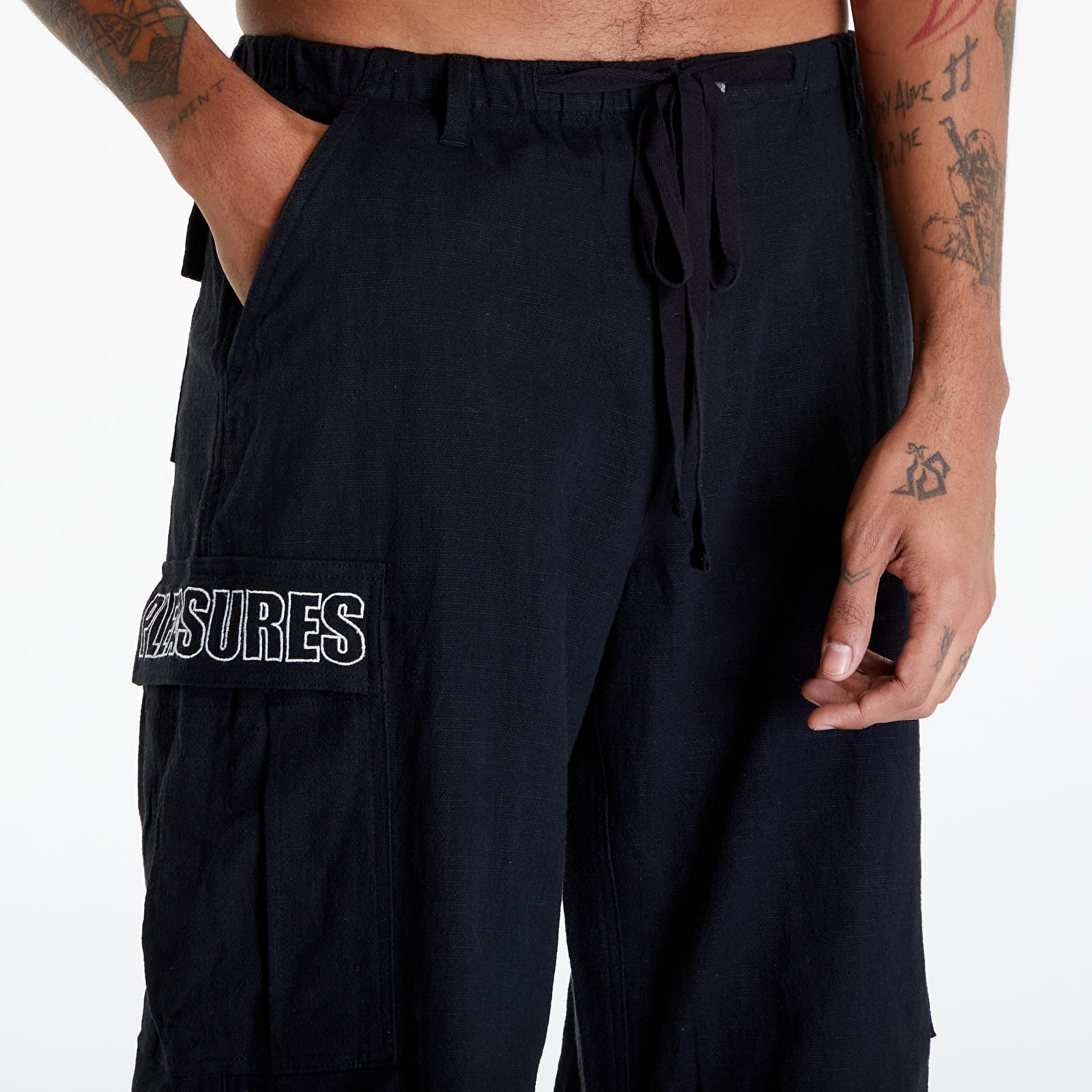 Pantaloni PLEASURES Visitor Wide Cargo Pants Black - 1 | YEO