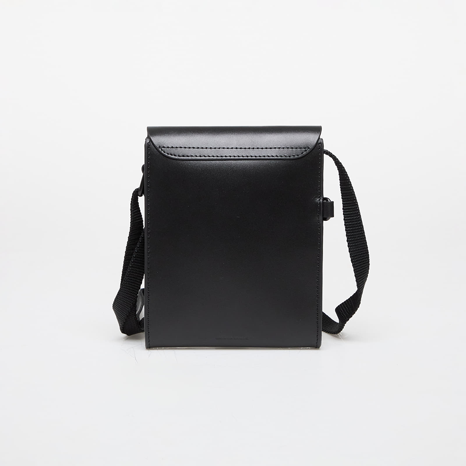 Рюкзаки & сумки FRED PERRY Burnished Leather Pouch Black | Footshop