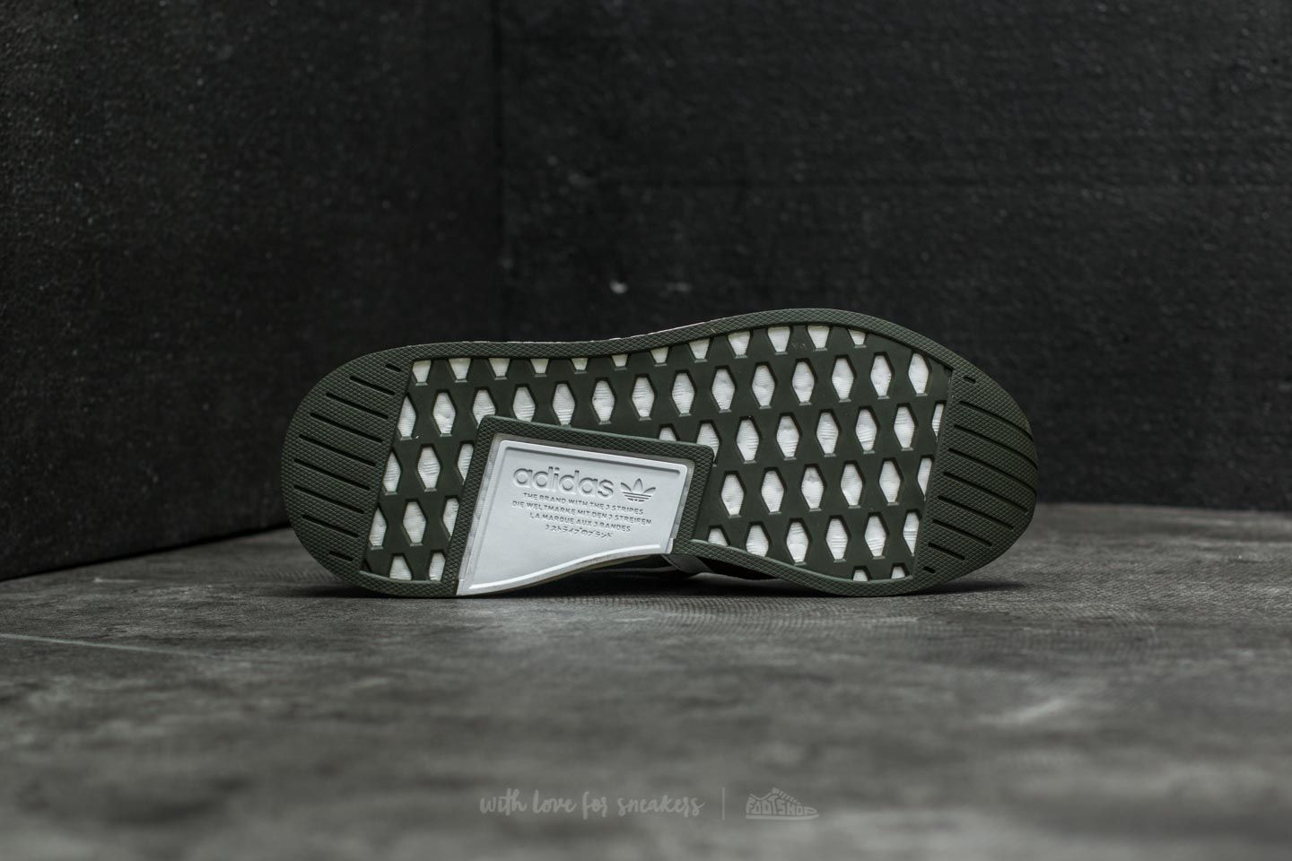 Adidas nmd r2 hombre olive 2025