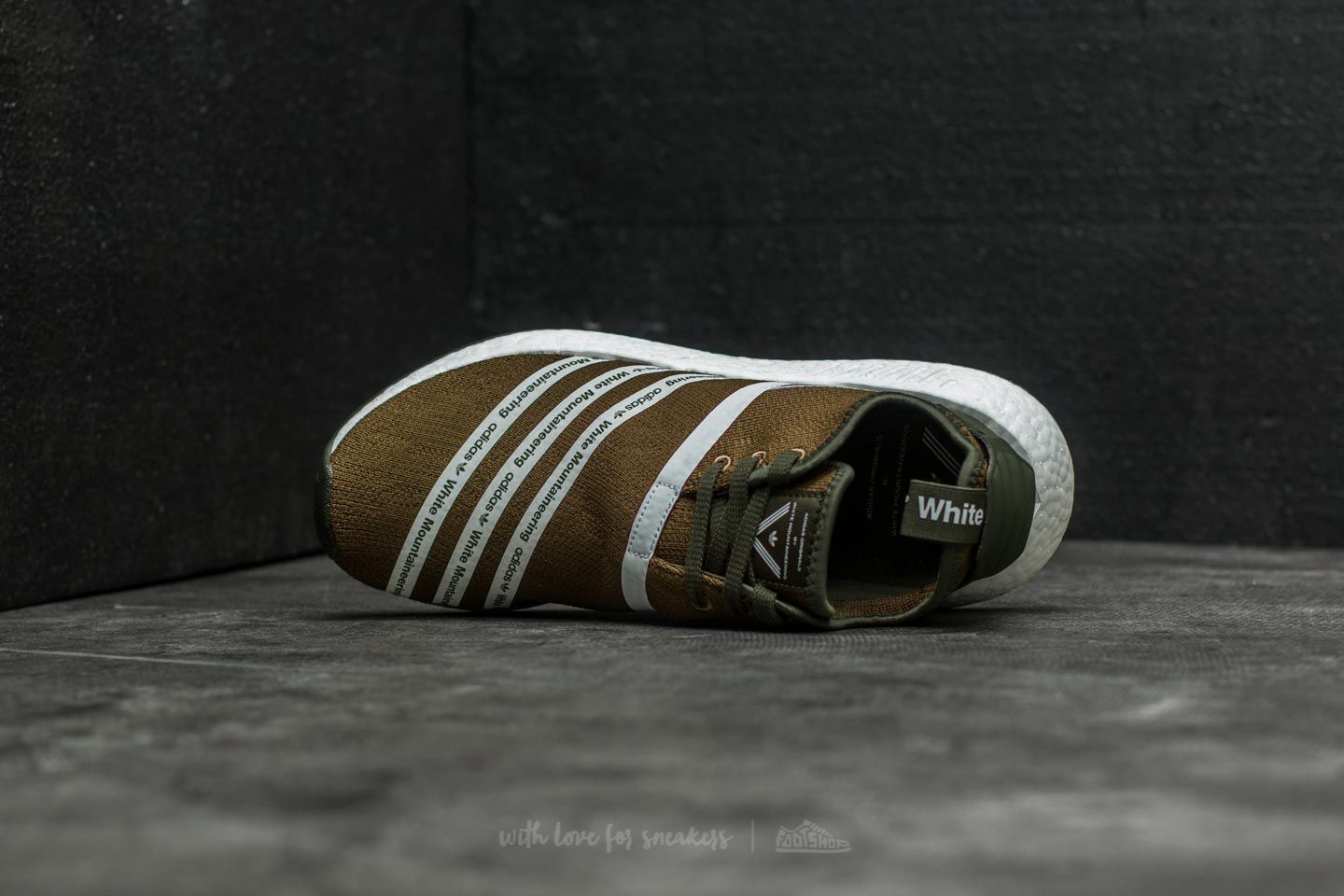White mountaineering nmd r2 olive store