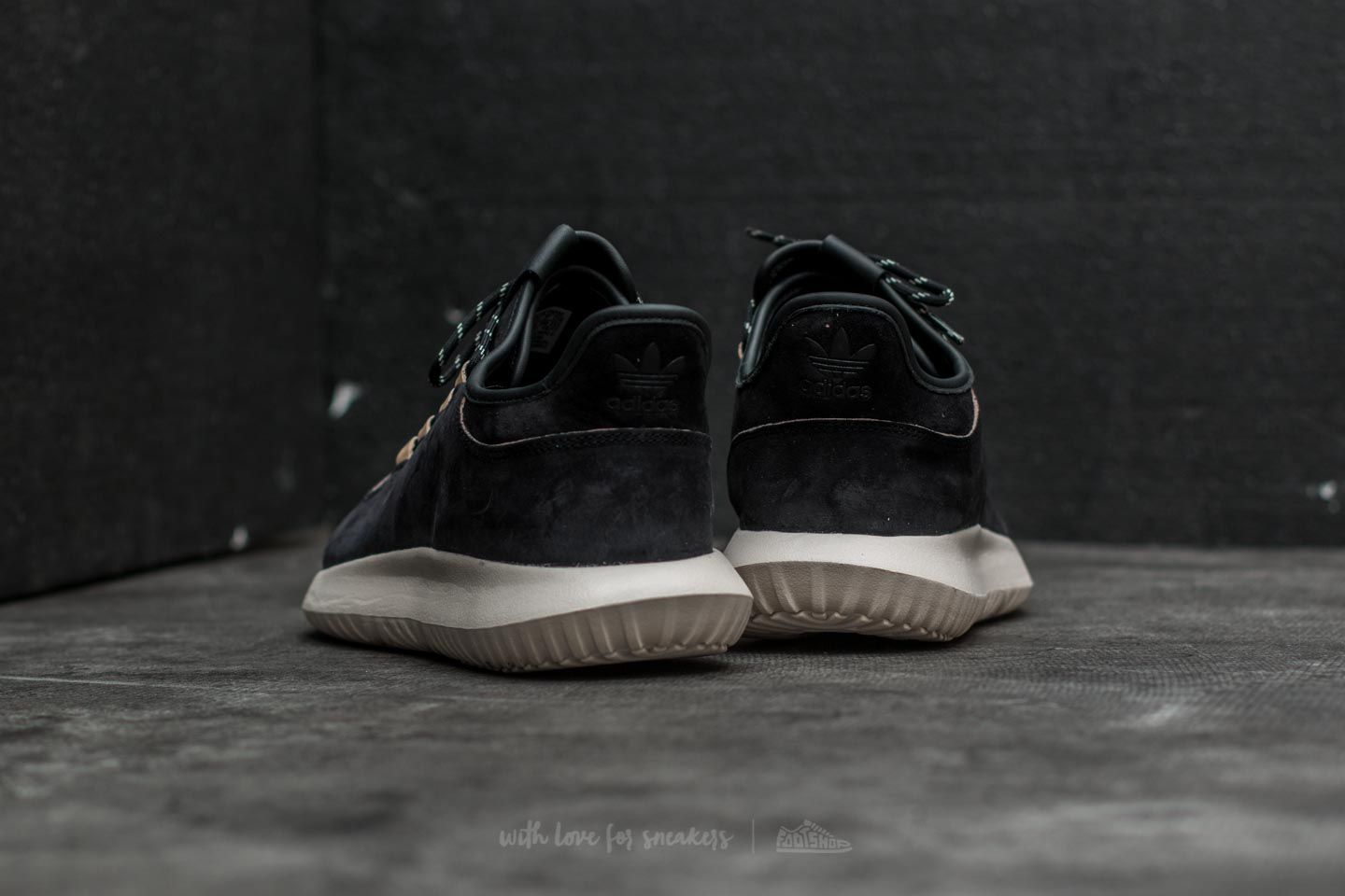 Adidas originals on sale tubular shadow brown