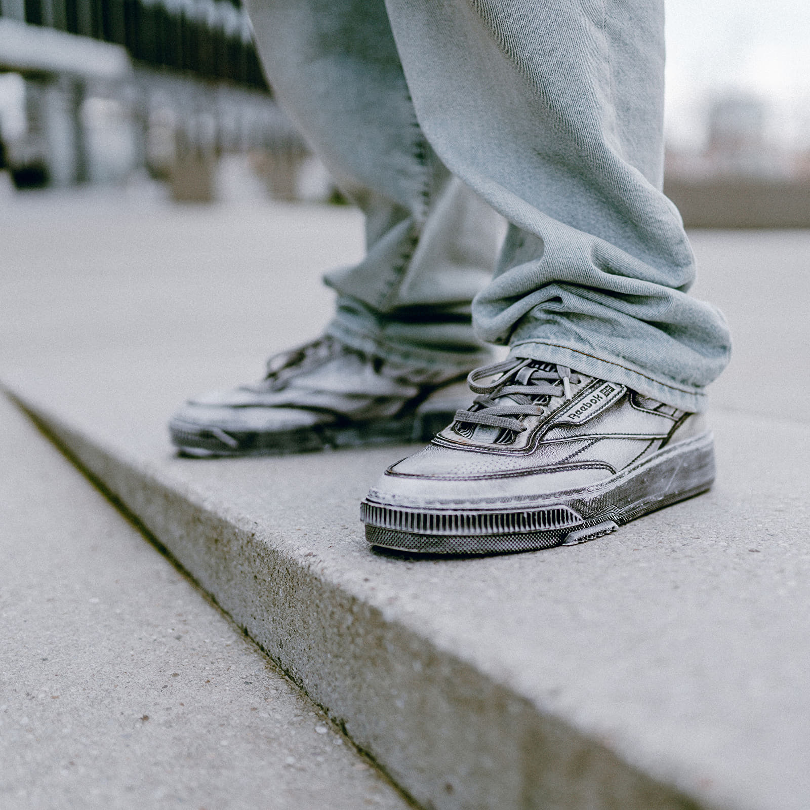 Reebok gravel top