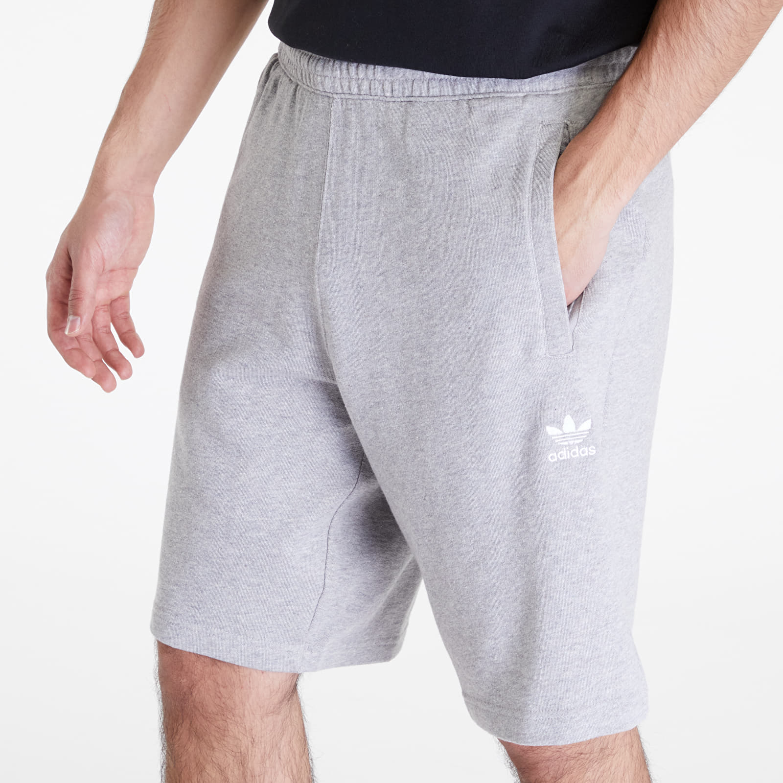 Šortky adidas Adicolor Trefoil Essential Short Medium Grey Heather