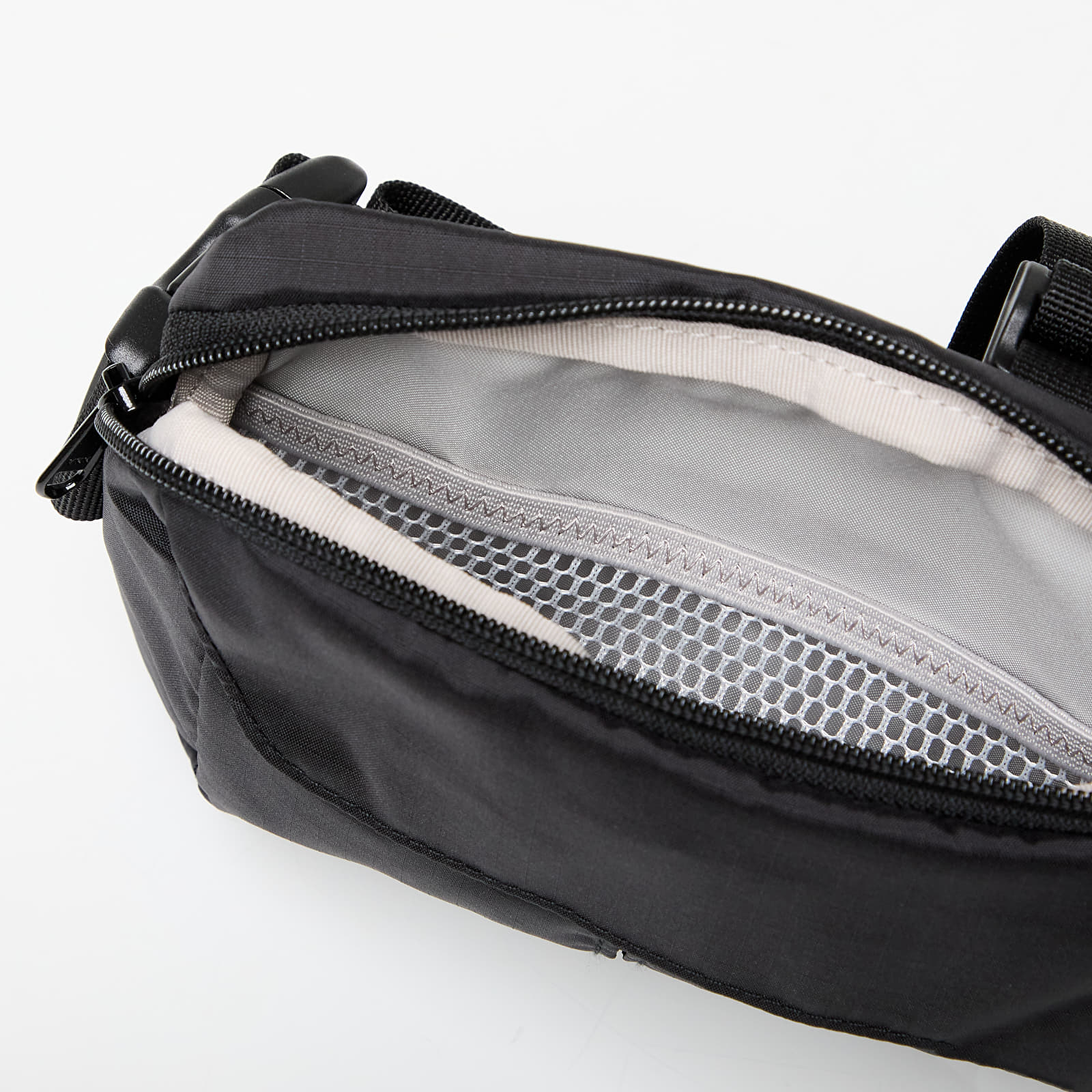 Övtáskák AEVOR Frontpack Ripstop Black