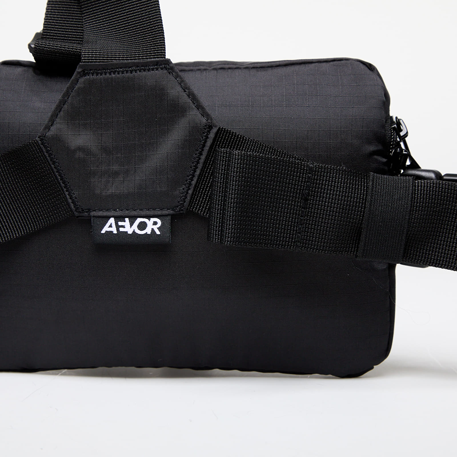 Övtáskák AEVOR Frontpack Ripstop Black