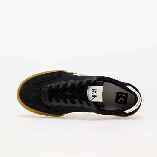 Veja volley black hot sale