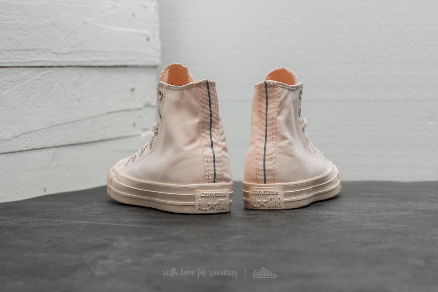 Converse 2025 orange quartz