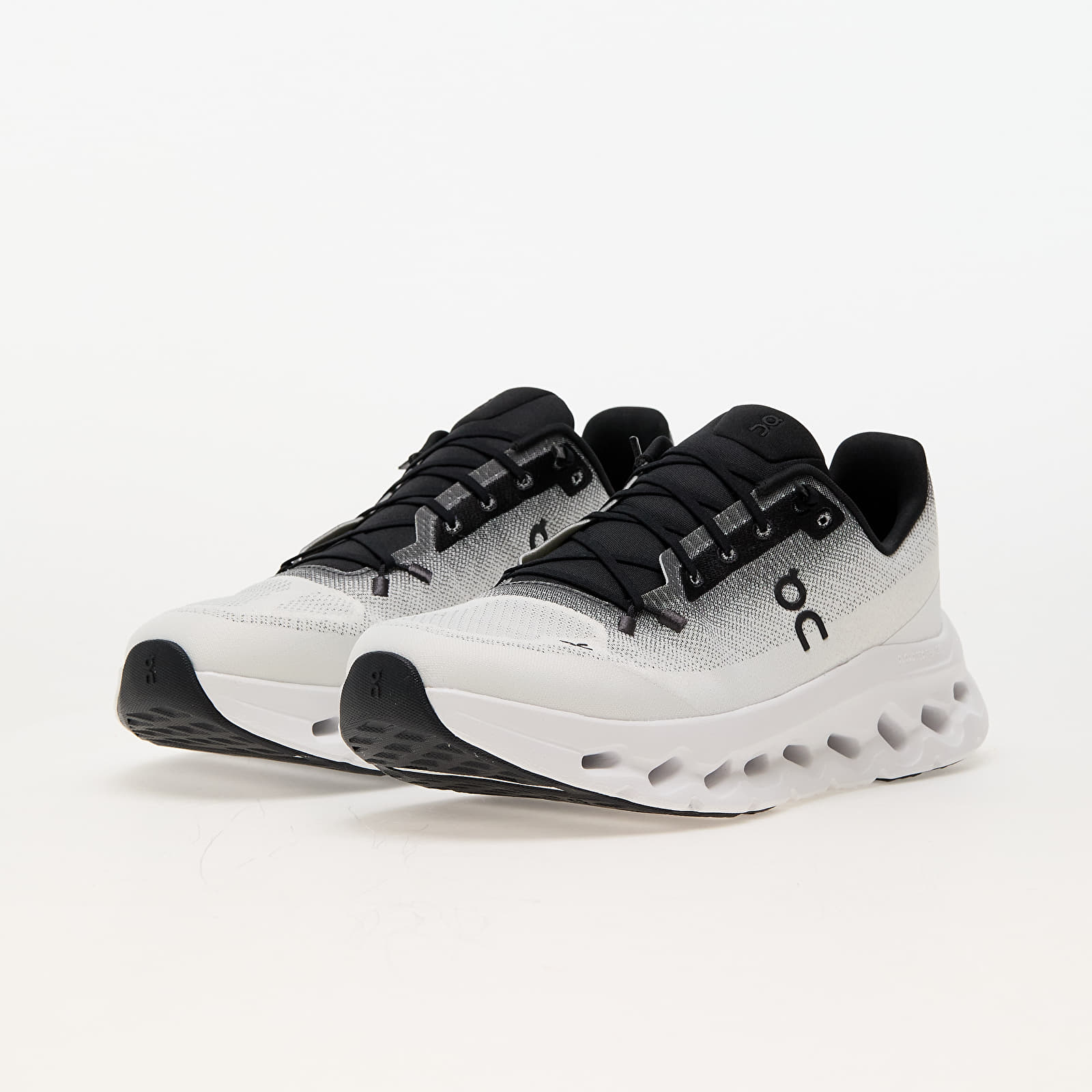 Men's shoes On M Cloudtilt Black/ Ivory