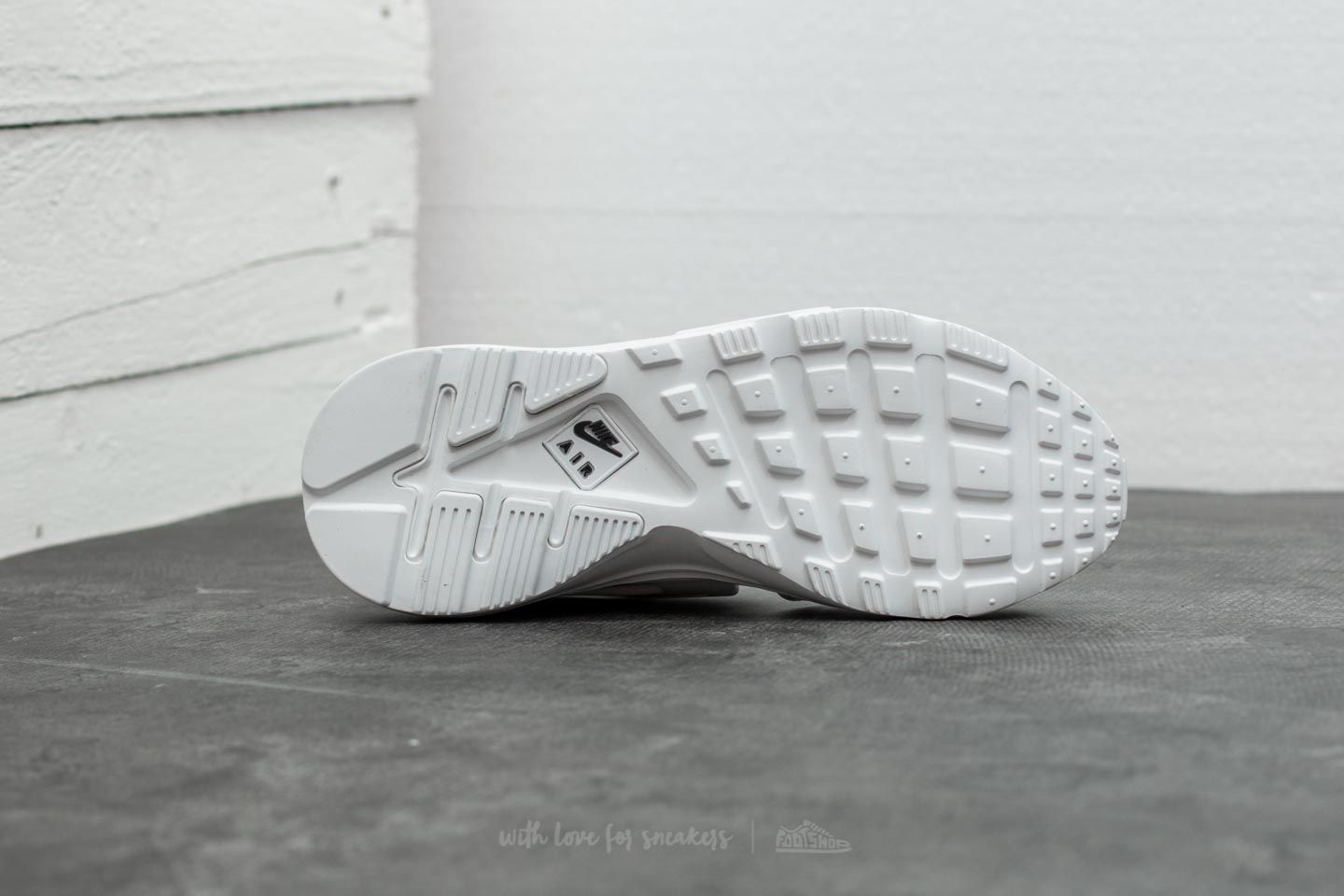 Women s shoes Nike Wmns Air Huarache Gladiator QS Summit White Summit White Footshop